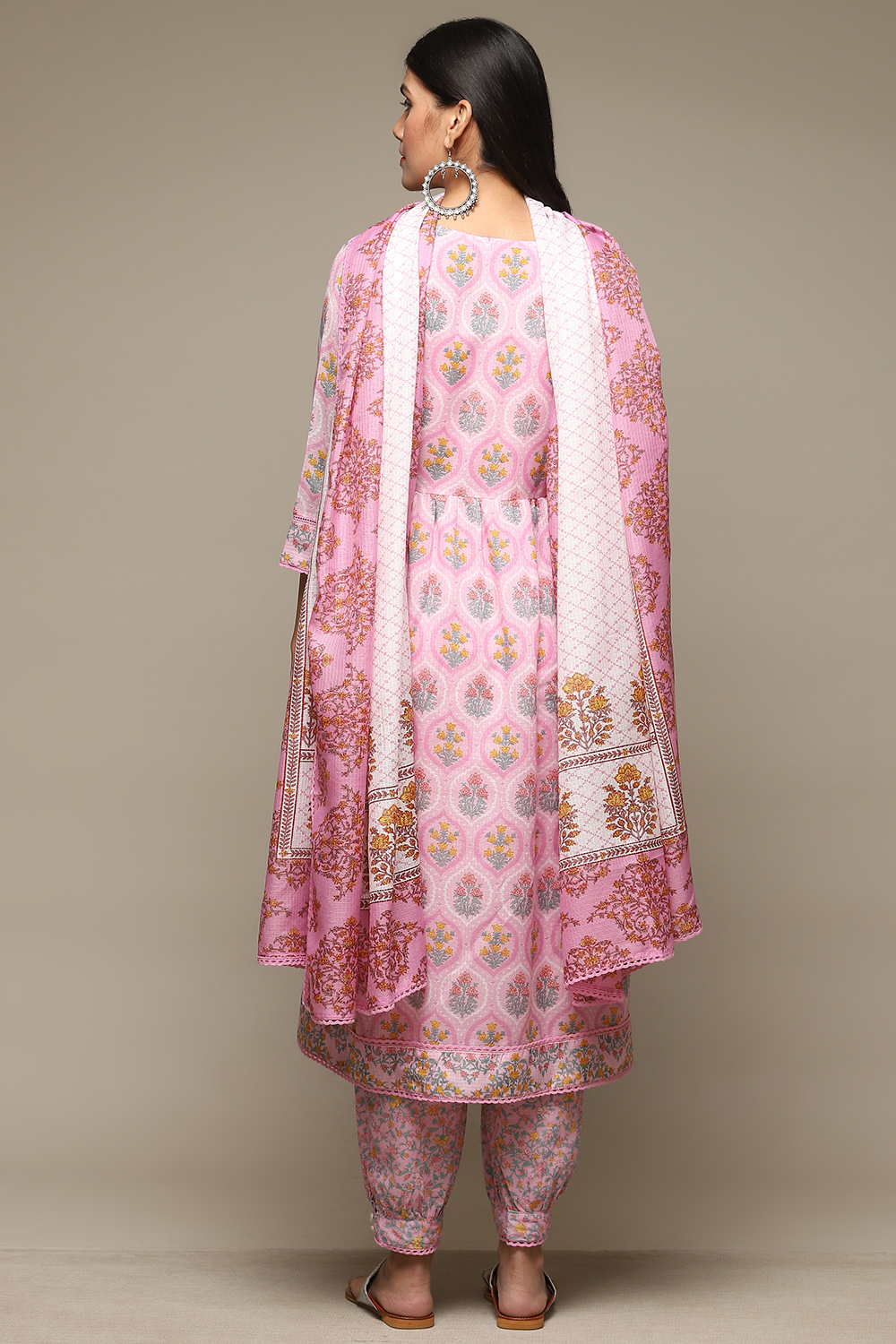 White Cotton Blend Gathered Kurta Suit Set image number 4