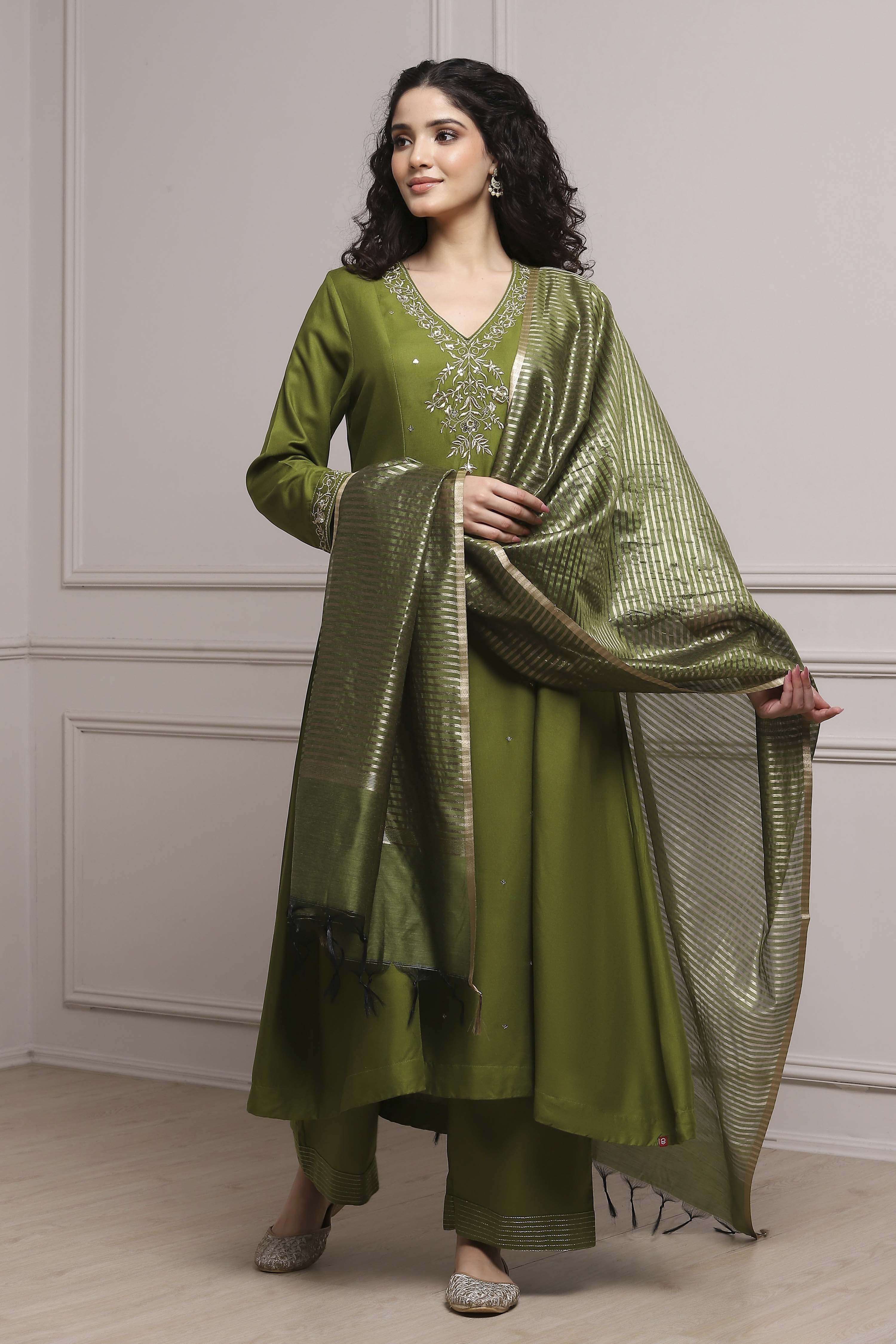Green Viscose Rayon Straight Embroidered Suit Set image number 6