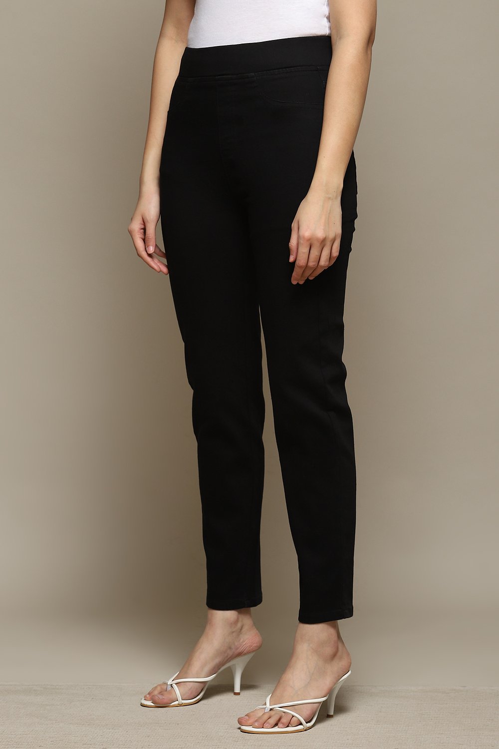 Indigo Cotton Blend Solid Jeggings image number 2