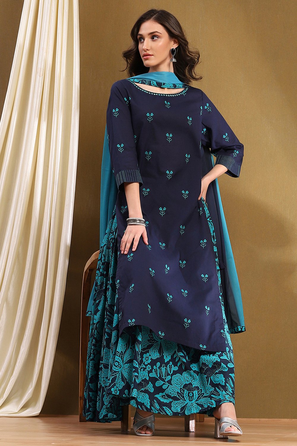Blue Cotton Yard Dyed Straight Suit Set image number 0