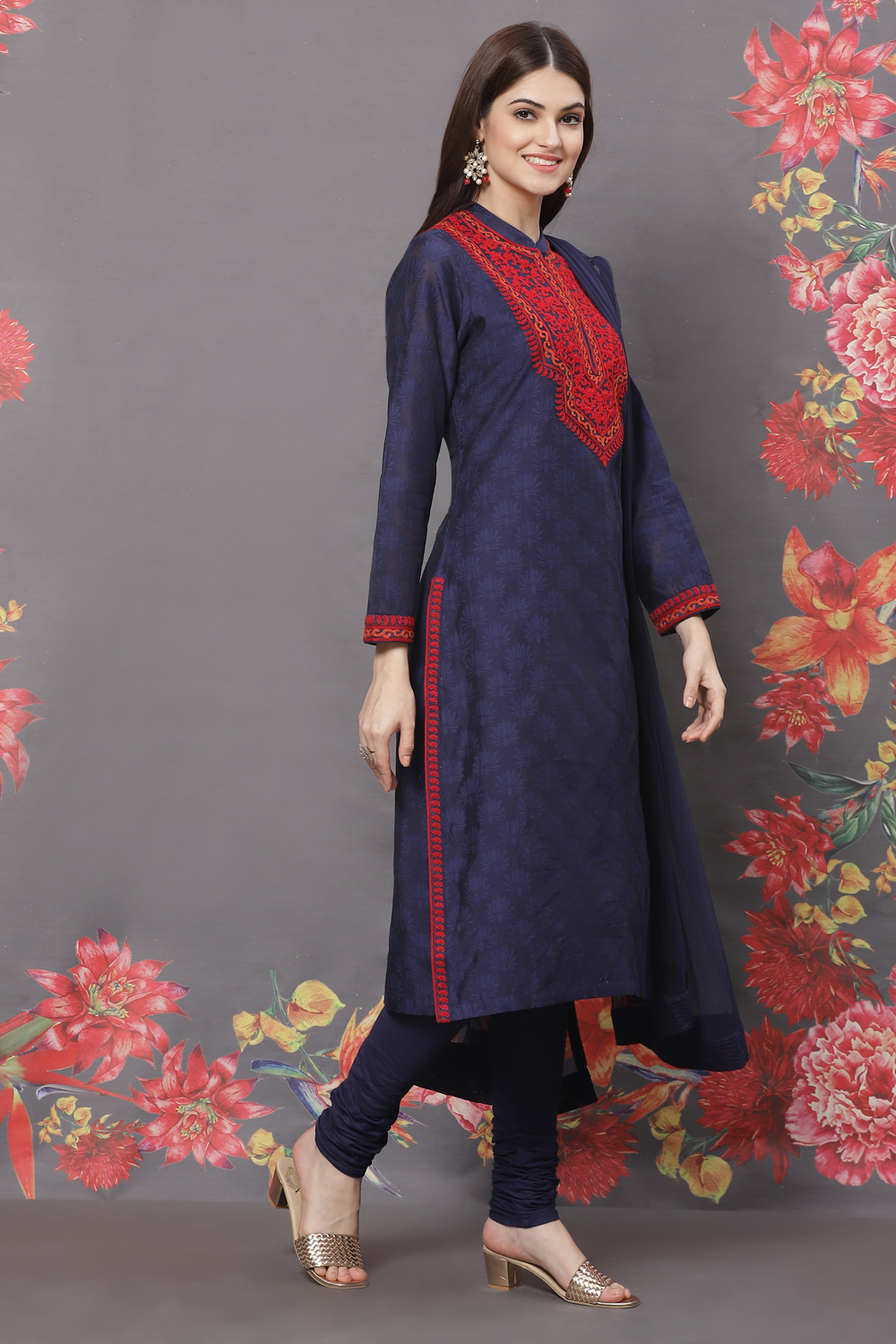 Blue Silk Straight Embroidered Suit Set image number 6