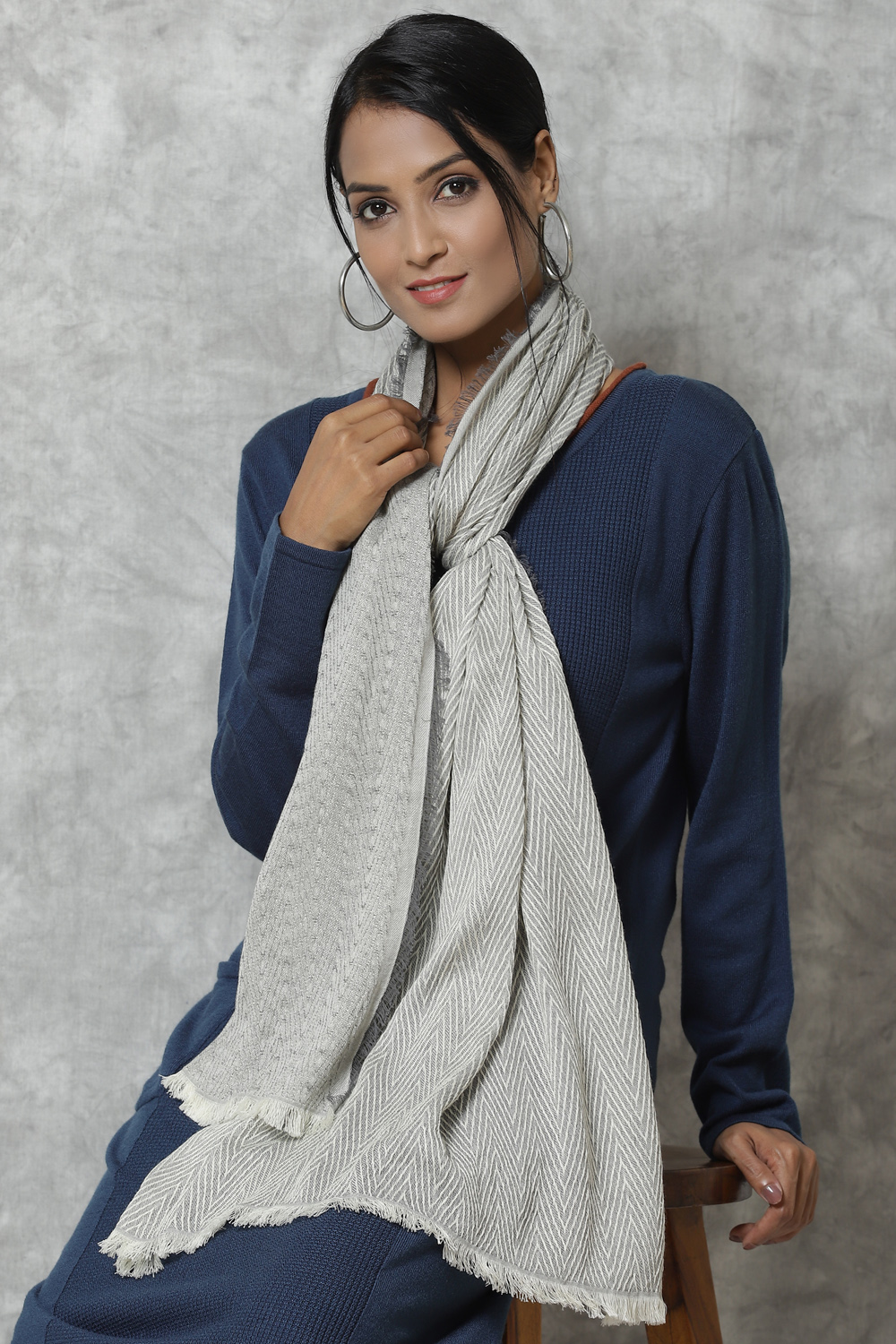 Grey Straight Cotton Solid Scarf image number 0