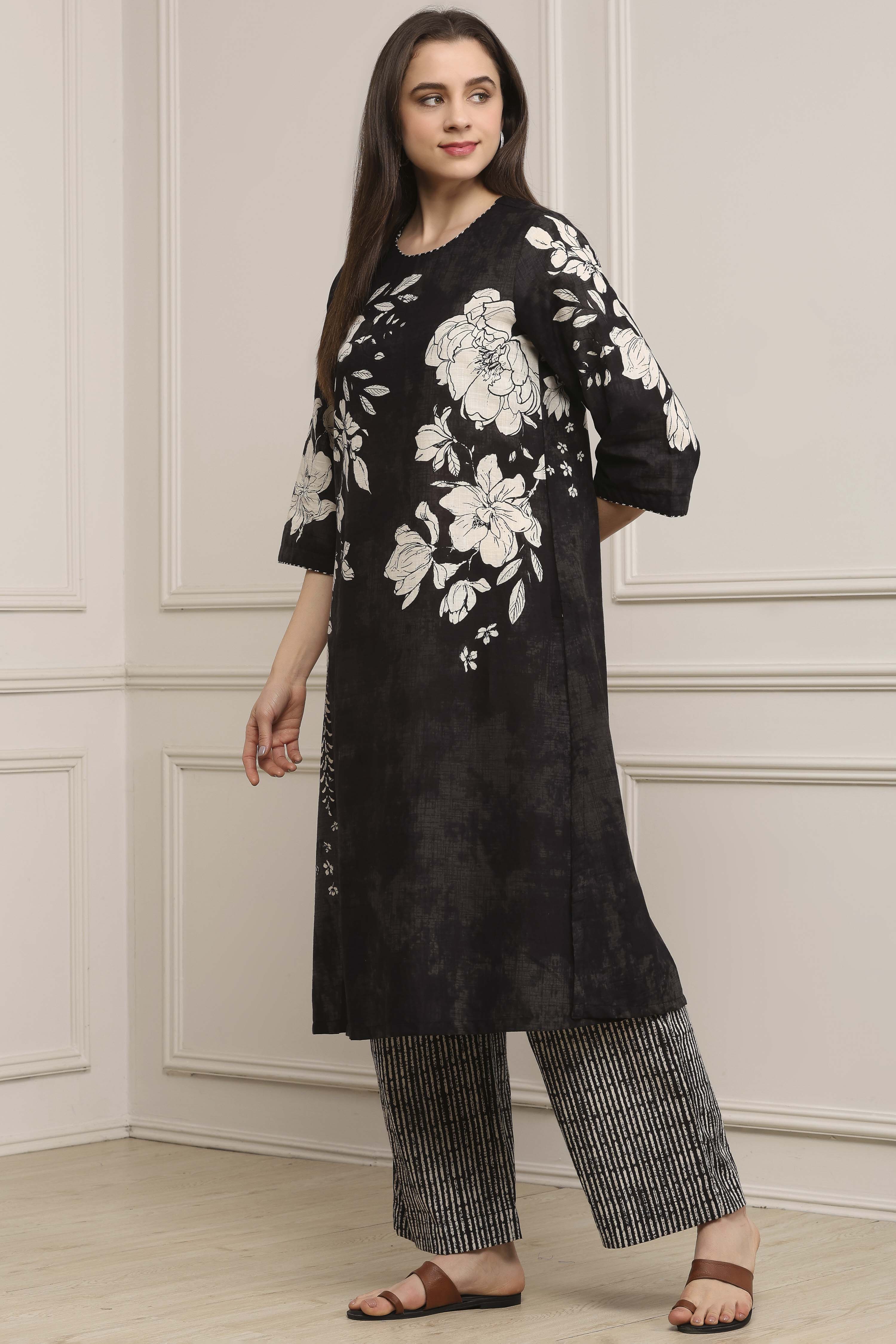 Black Cotton Floral Printed Straight Kurta Set image number 3