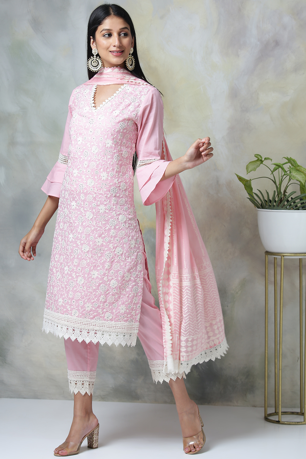 Off White Cotton Straight Kurta Slim Pant Suit Set image number 5