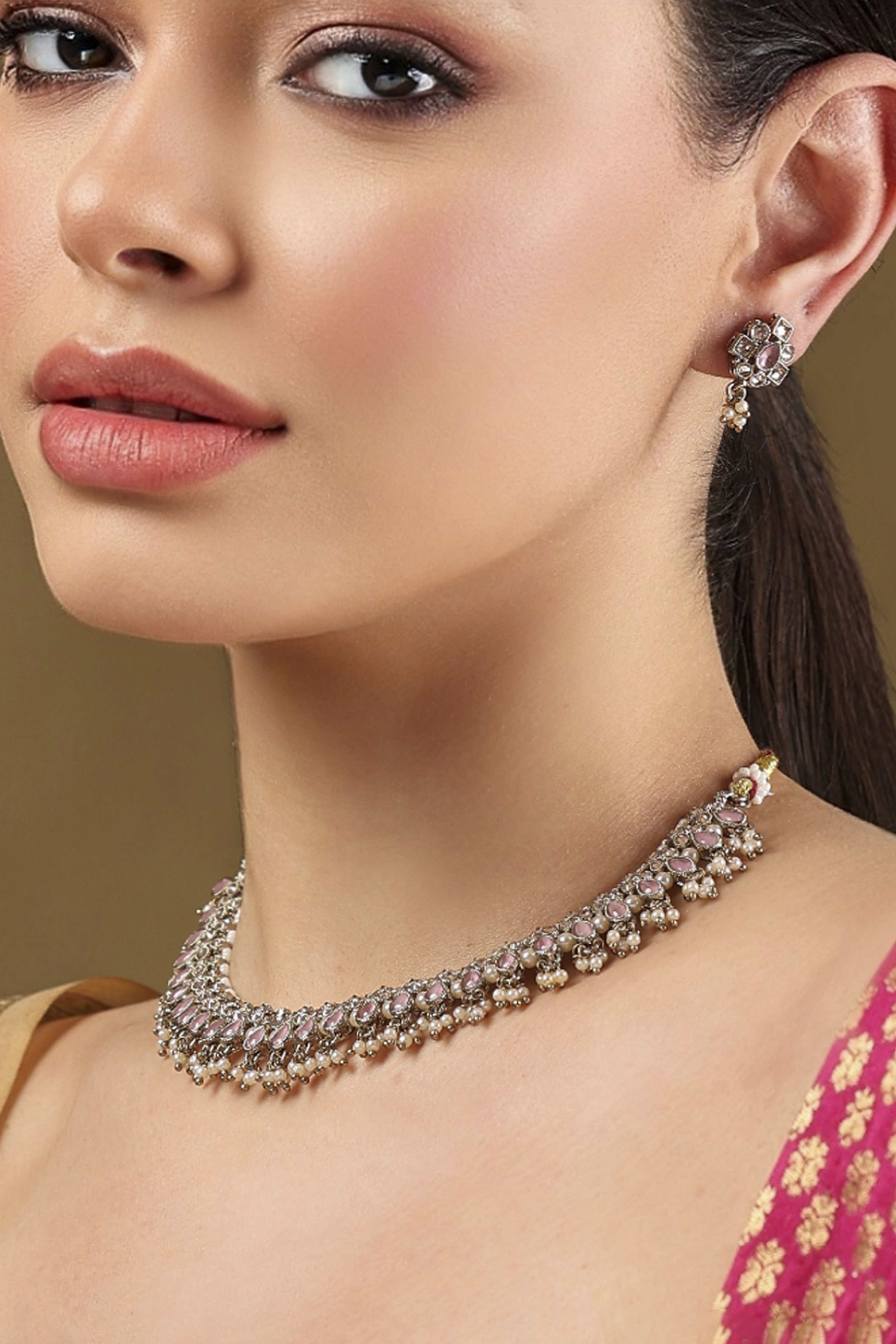 Light Pink Alloy Necklace Set image number 1