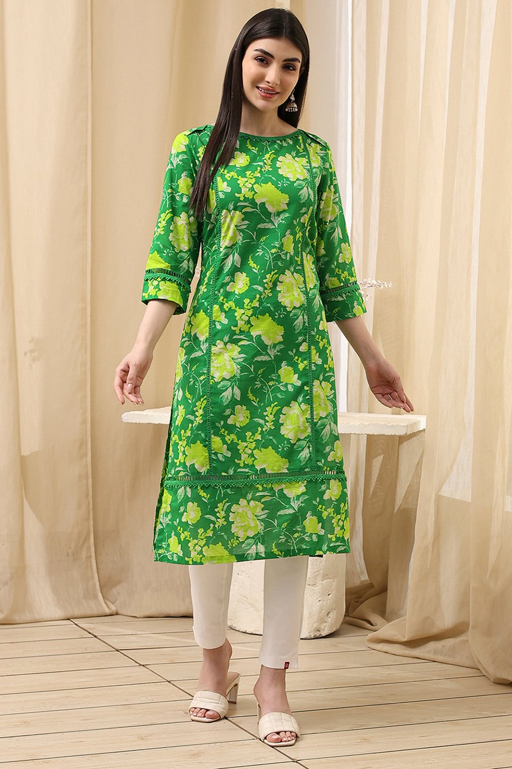 Blue Cotton Floral Straight Kurta image number 5