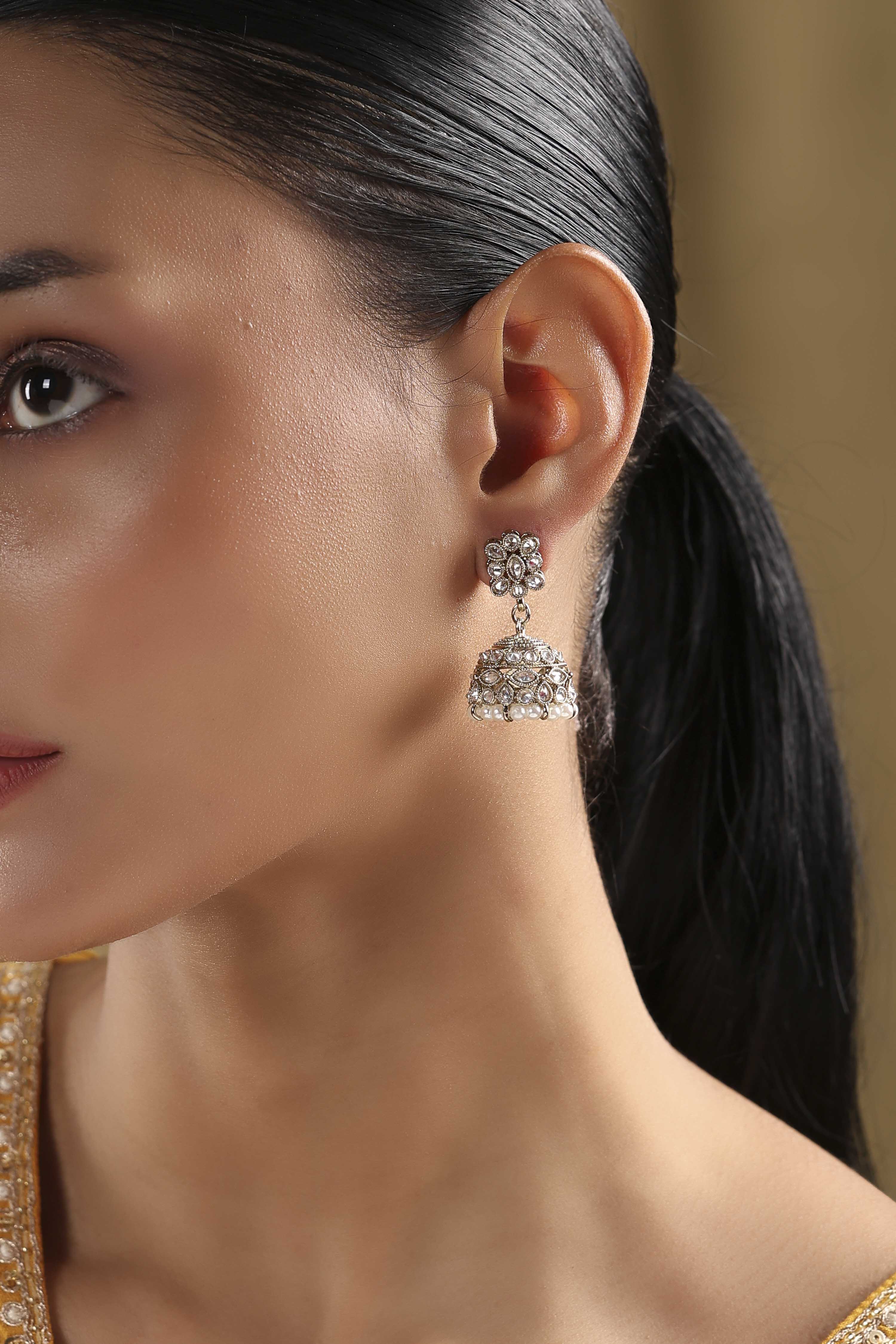 White Pearl Earrings image number 1