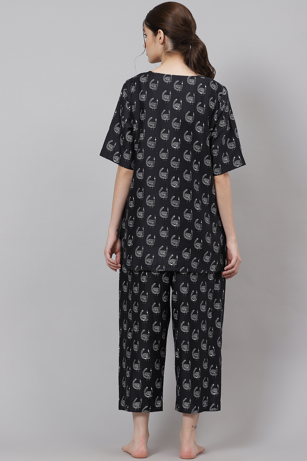 Black Straight Cotton Three Piece Printed Sleepwear Set image number 6