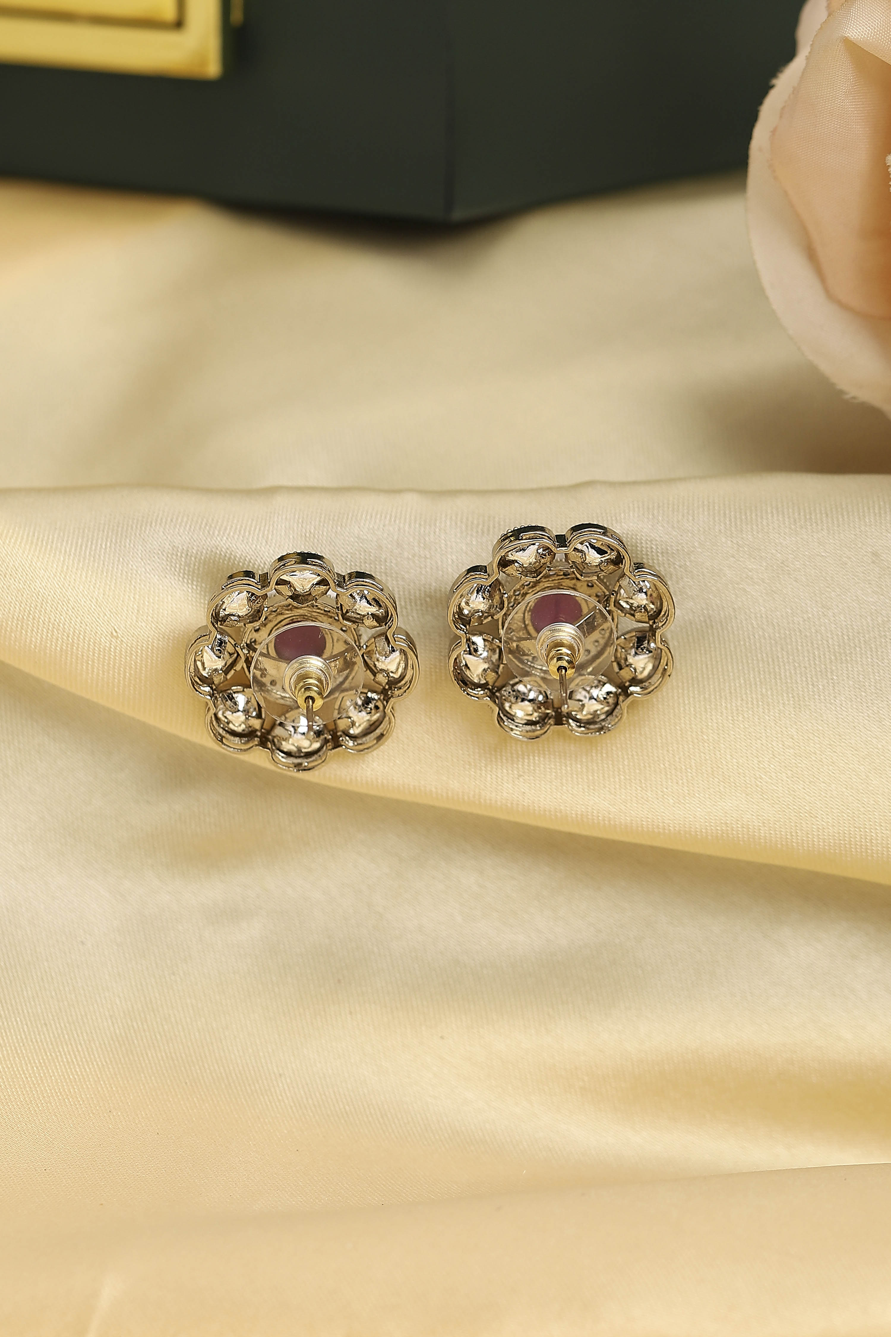 Pink Gold Plated Brass Floral Stud Earrings image number 5