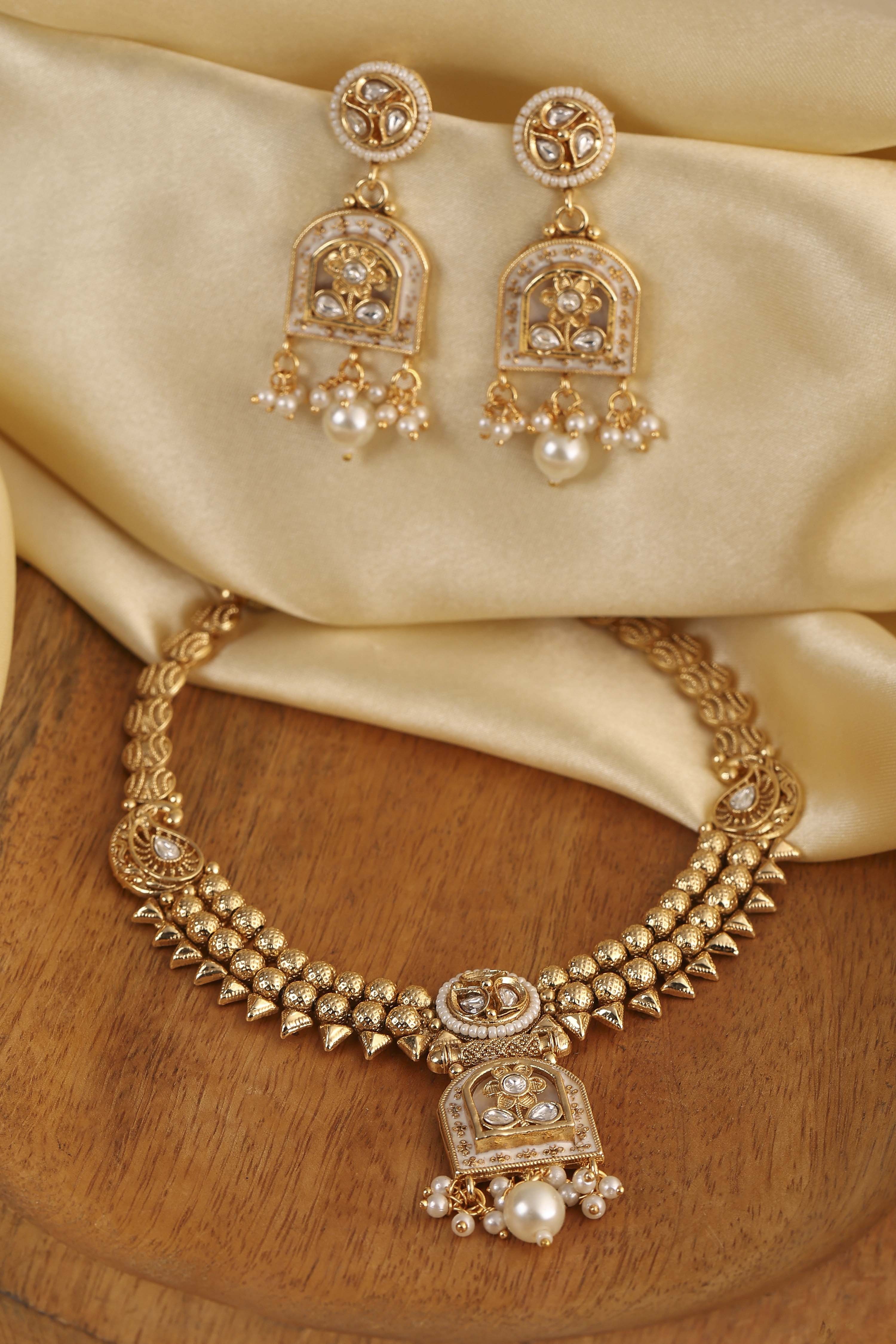 White Alloy Necklace Set image number 0