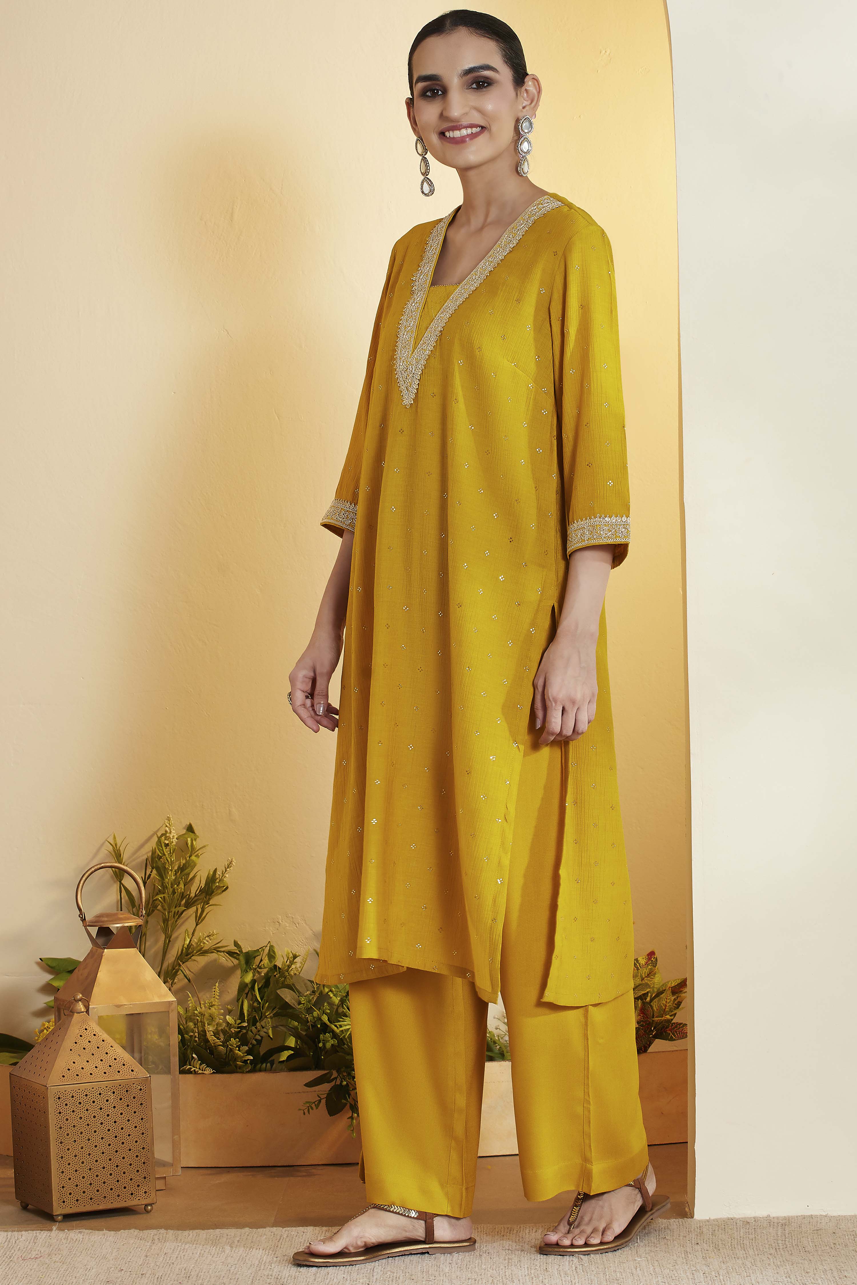 Yellow Viscose Blend Straight Suit Set image number 4