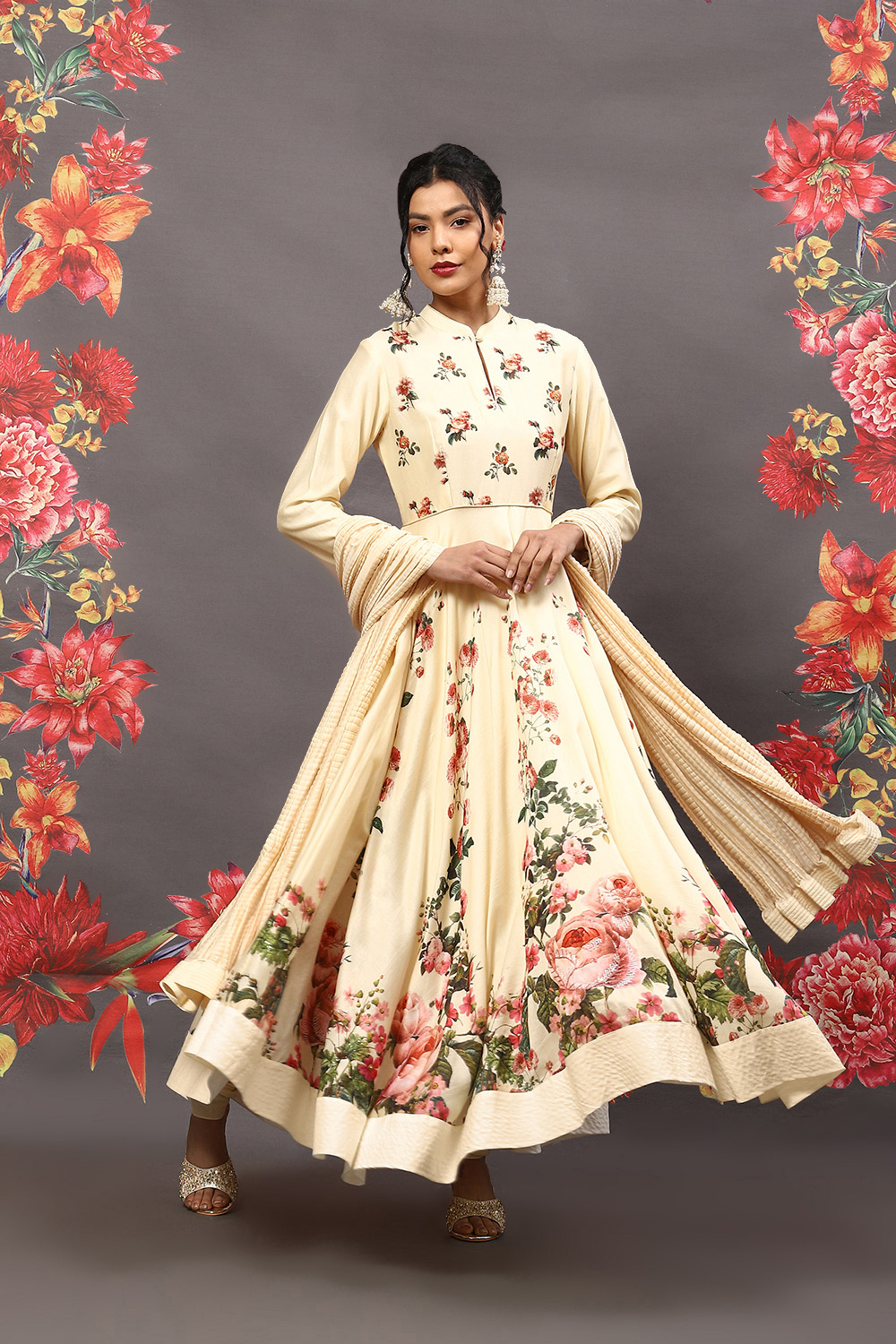 Off White Cotton Blend Anarkali Kurta Suit Set image number 4