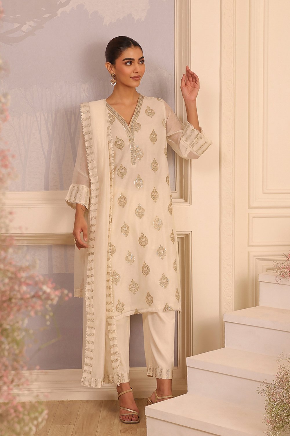 Off White Chanderi Straight Solid Suit Set image number 6