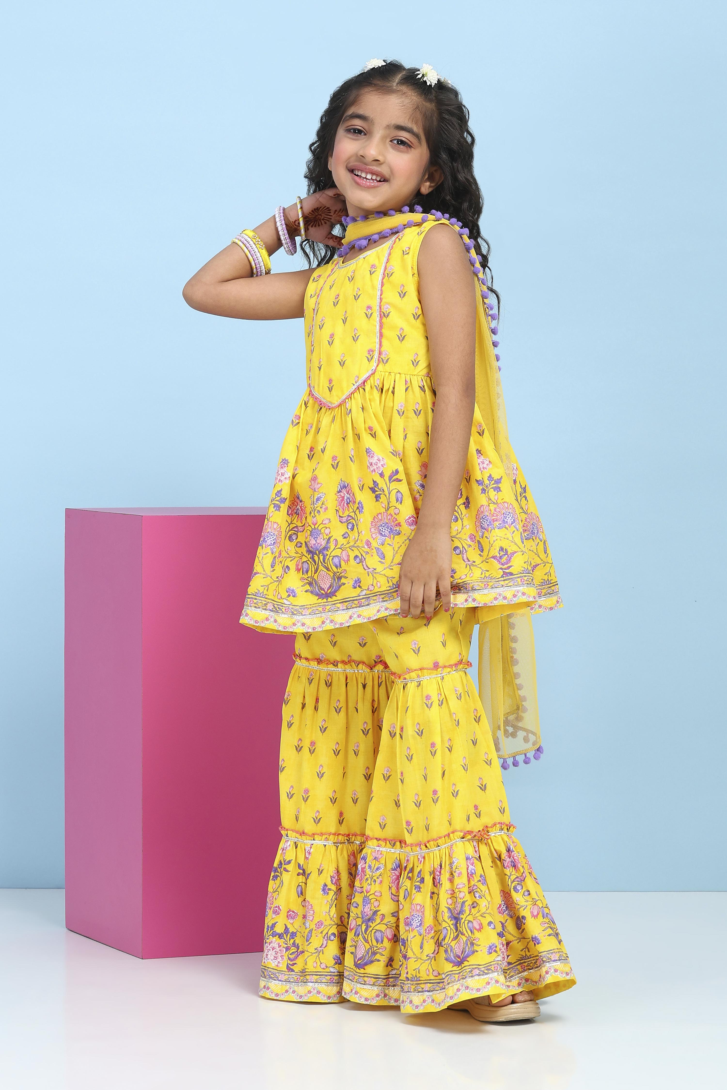 Yellow Cotton Printed Peplum Suit Set image number 3