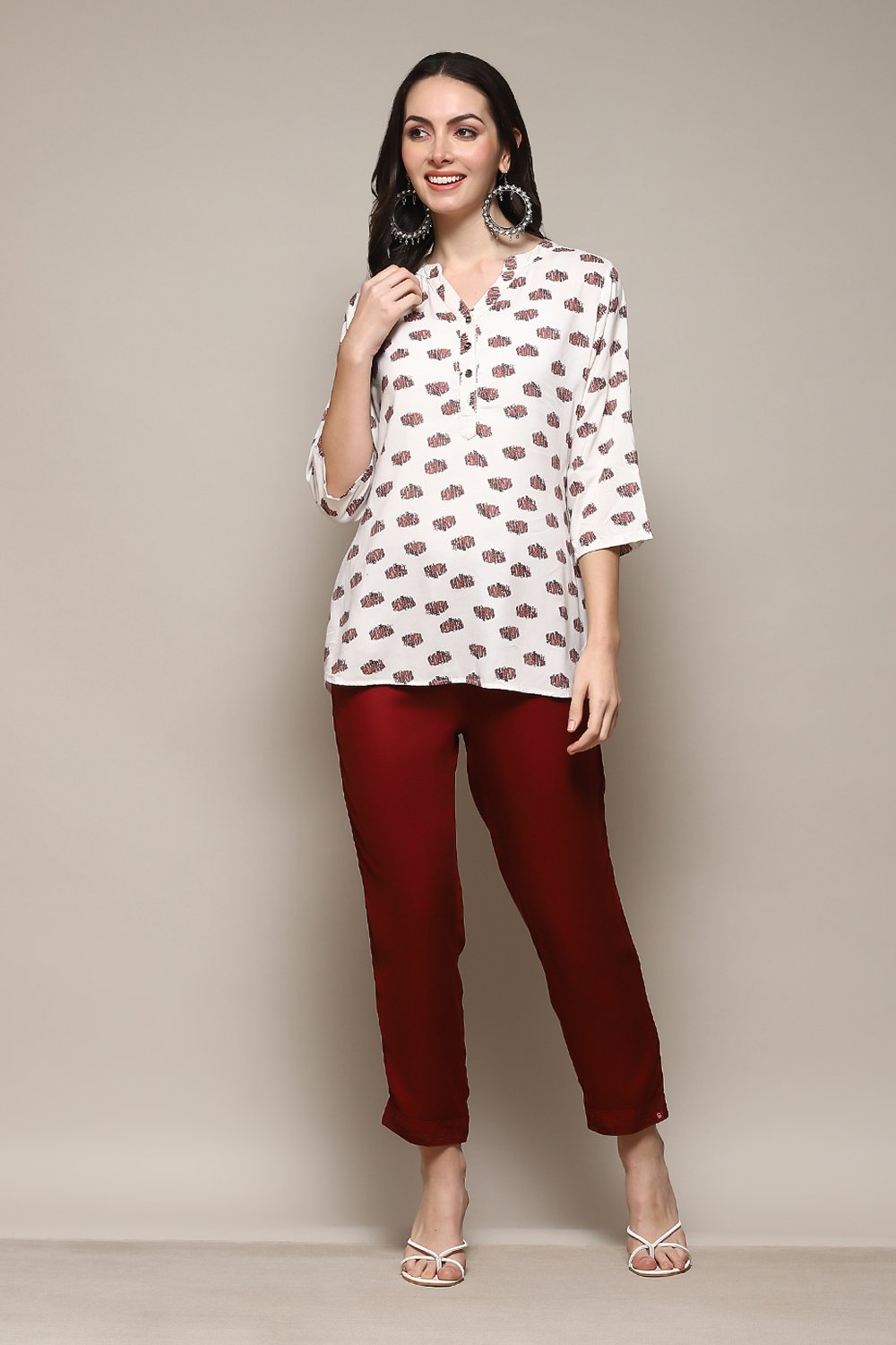 Maroon Viscose Slim Solid Pants image number 0