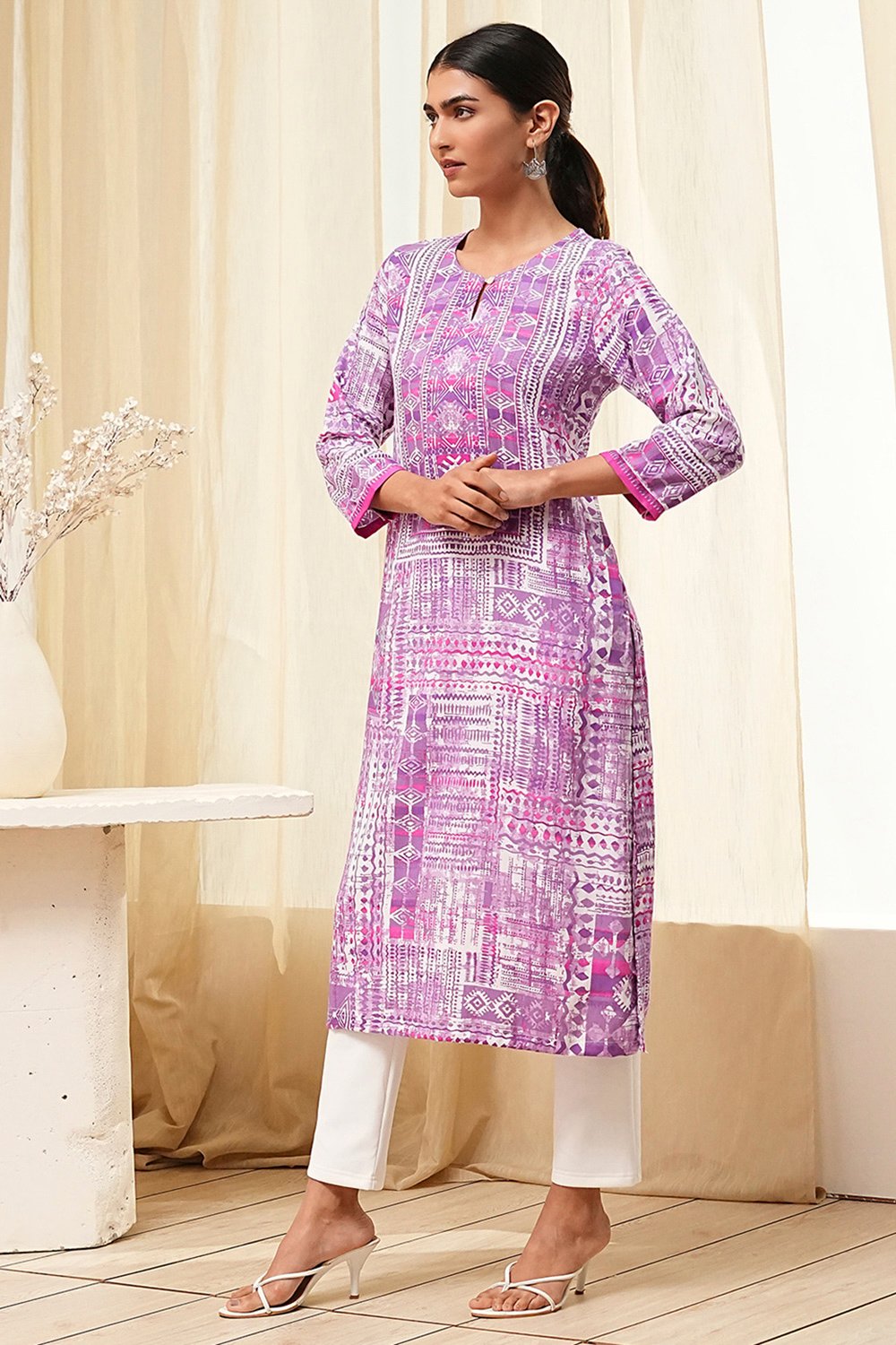 Lavender Printed Straight Kurta image number 2