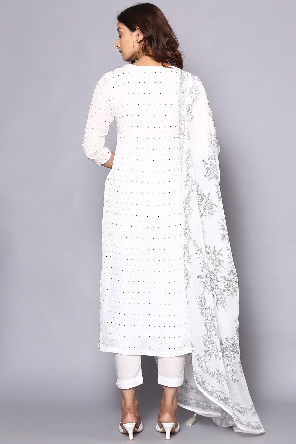 Black And White Muslin Easy Stitch Suit Set image number 6