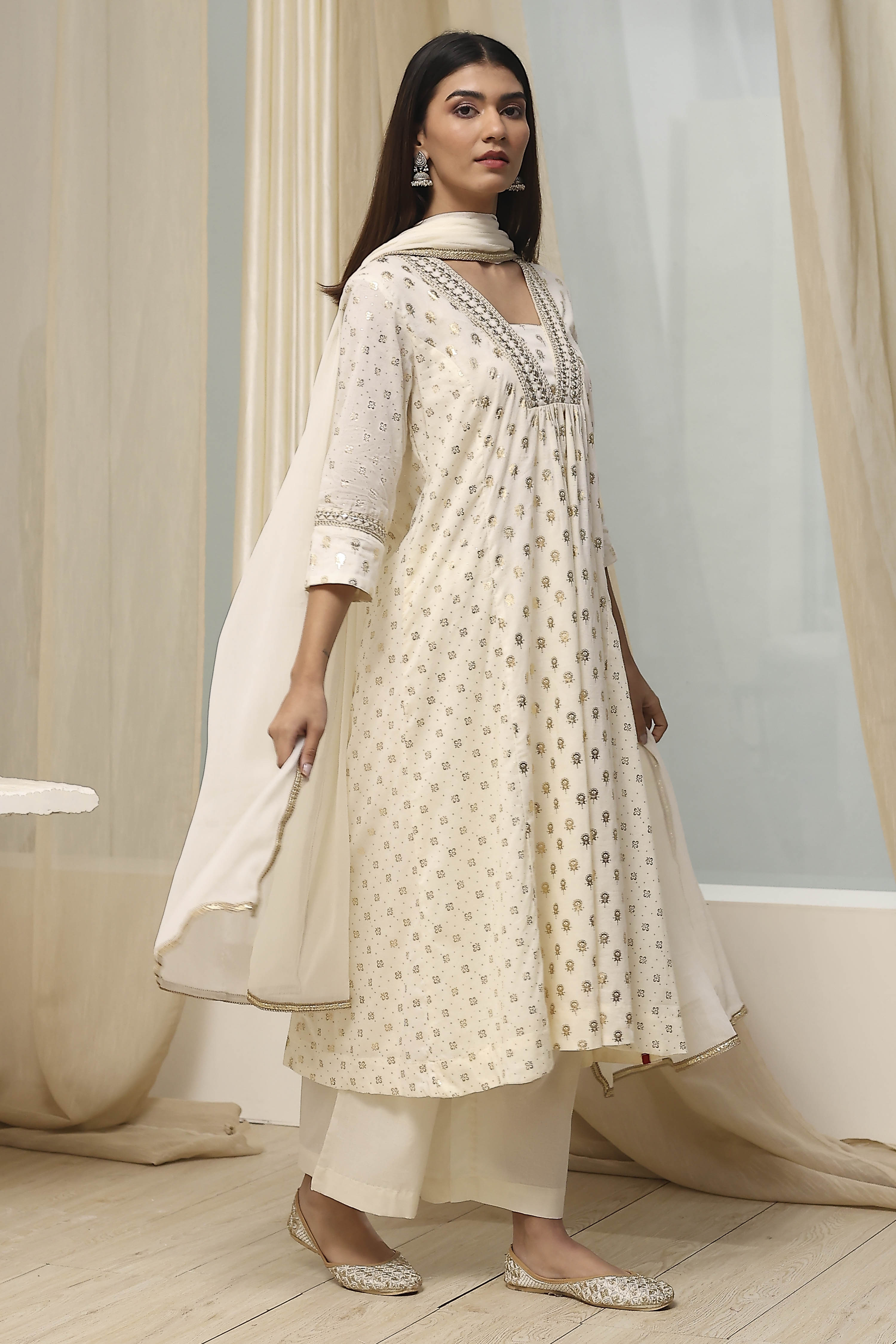 Fuchsia Cotton Printed Gathered Suit Set image number 5