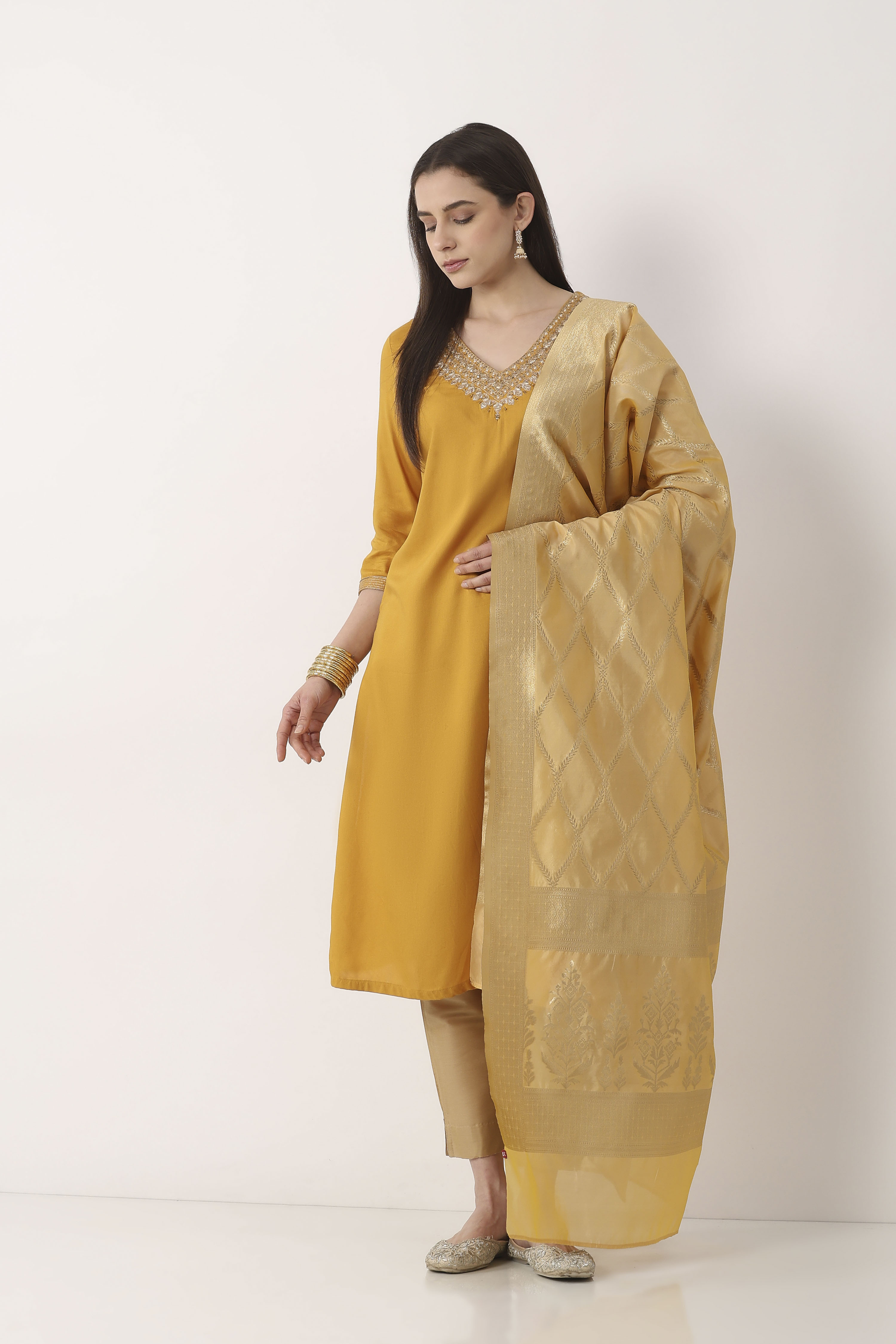 Gold Art Silk Dupatta image number 3