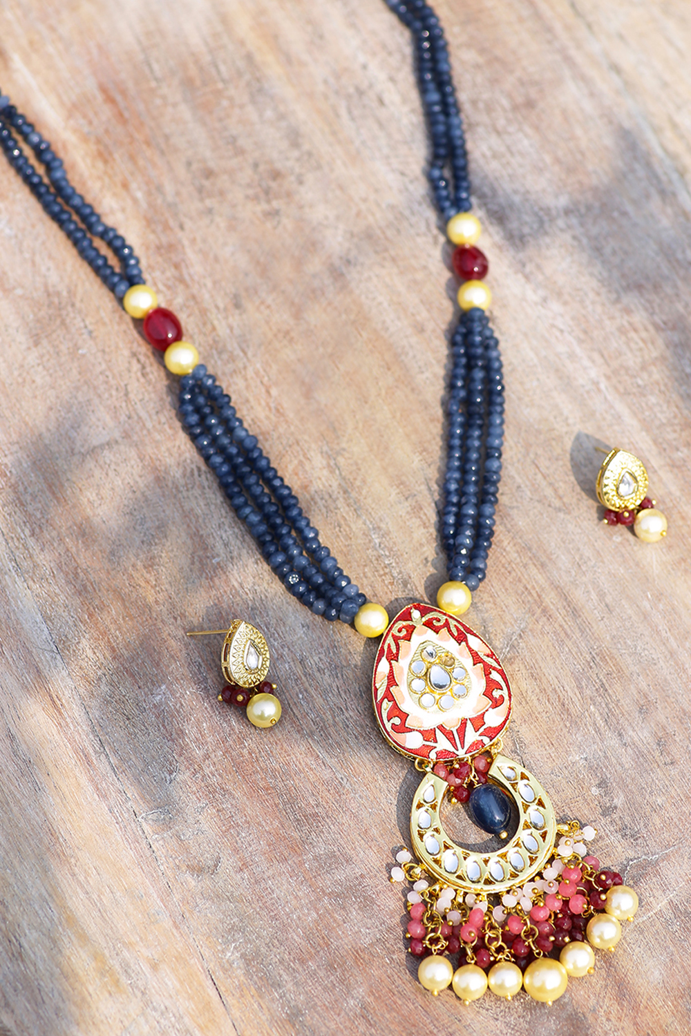 Maroon Kundan Necklace Set image number 1