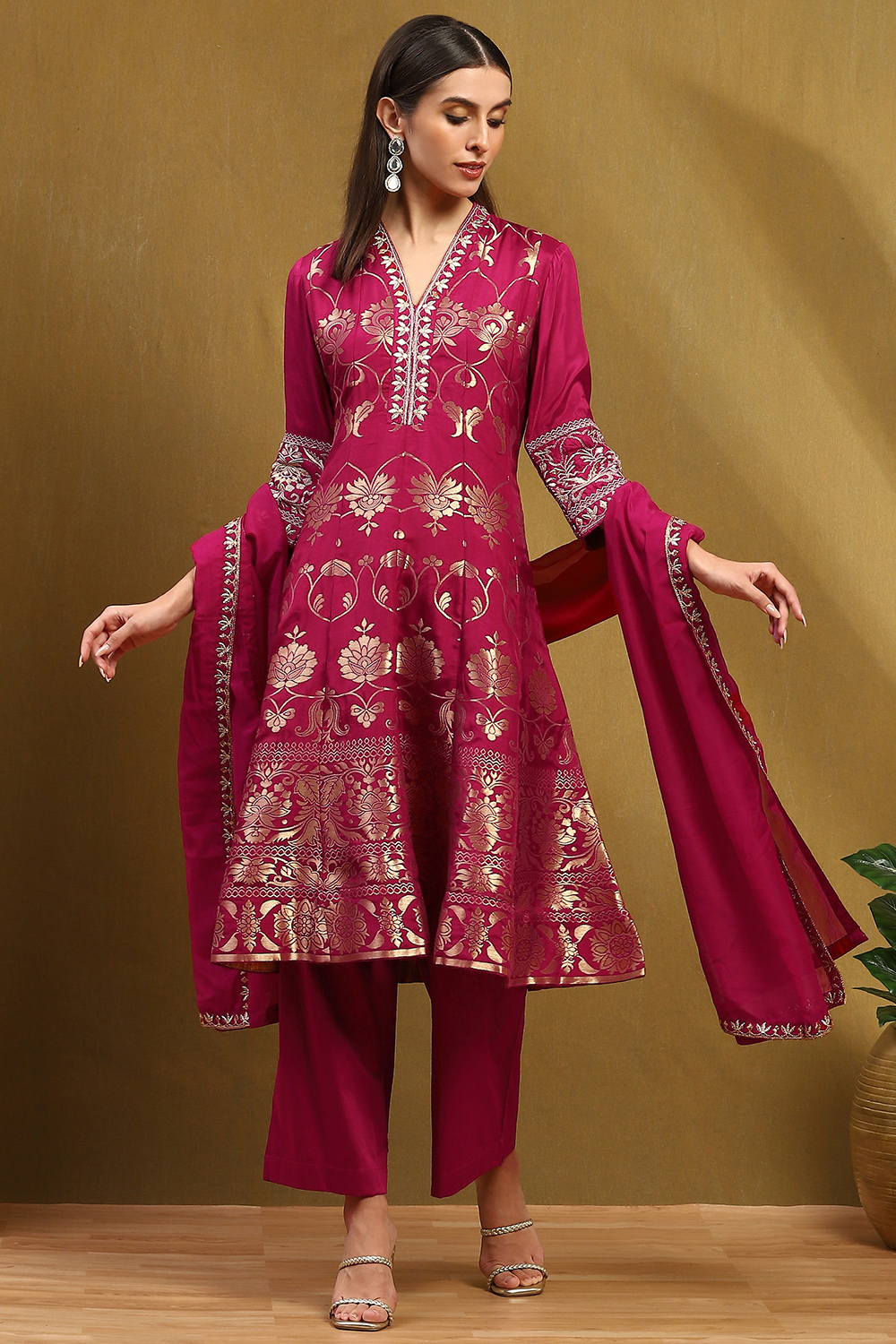 Berry Pink Yarn Dyed Kalidar Suit Set image number 7