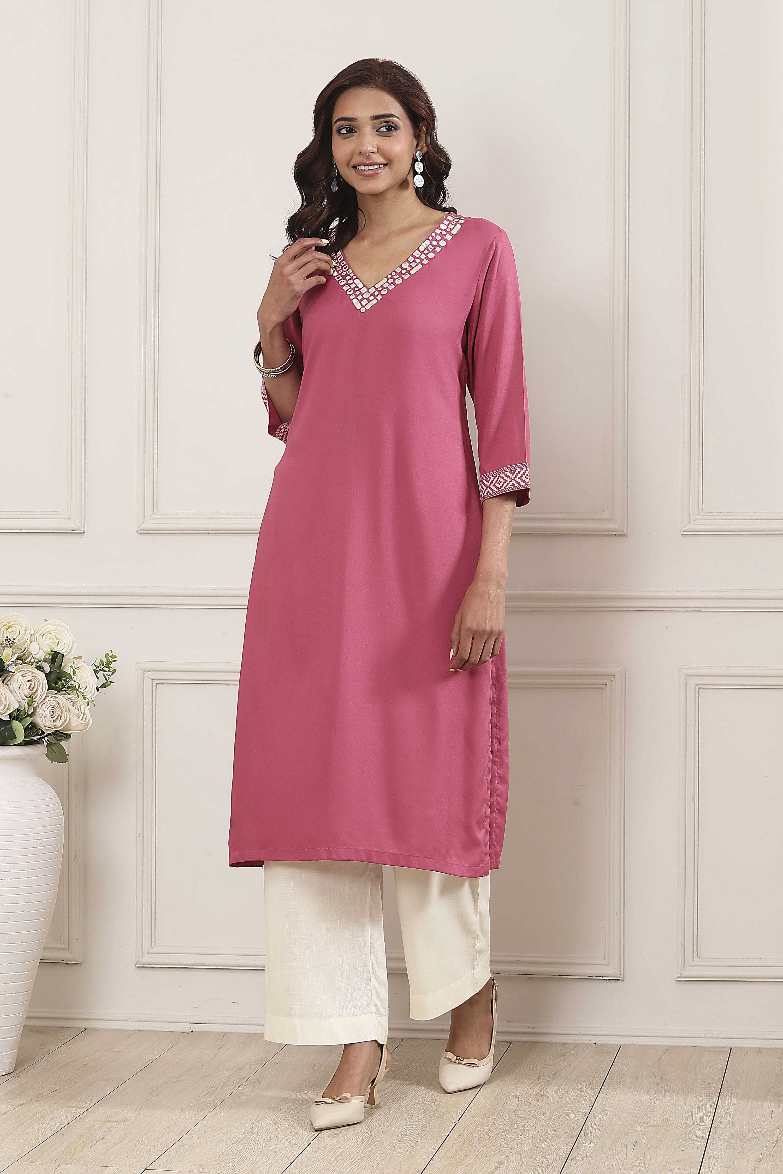 Black Solid Straight Kurta image number 5