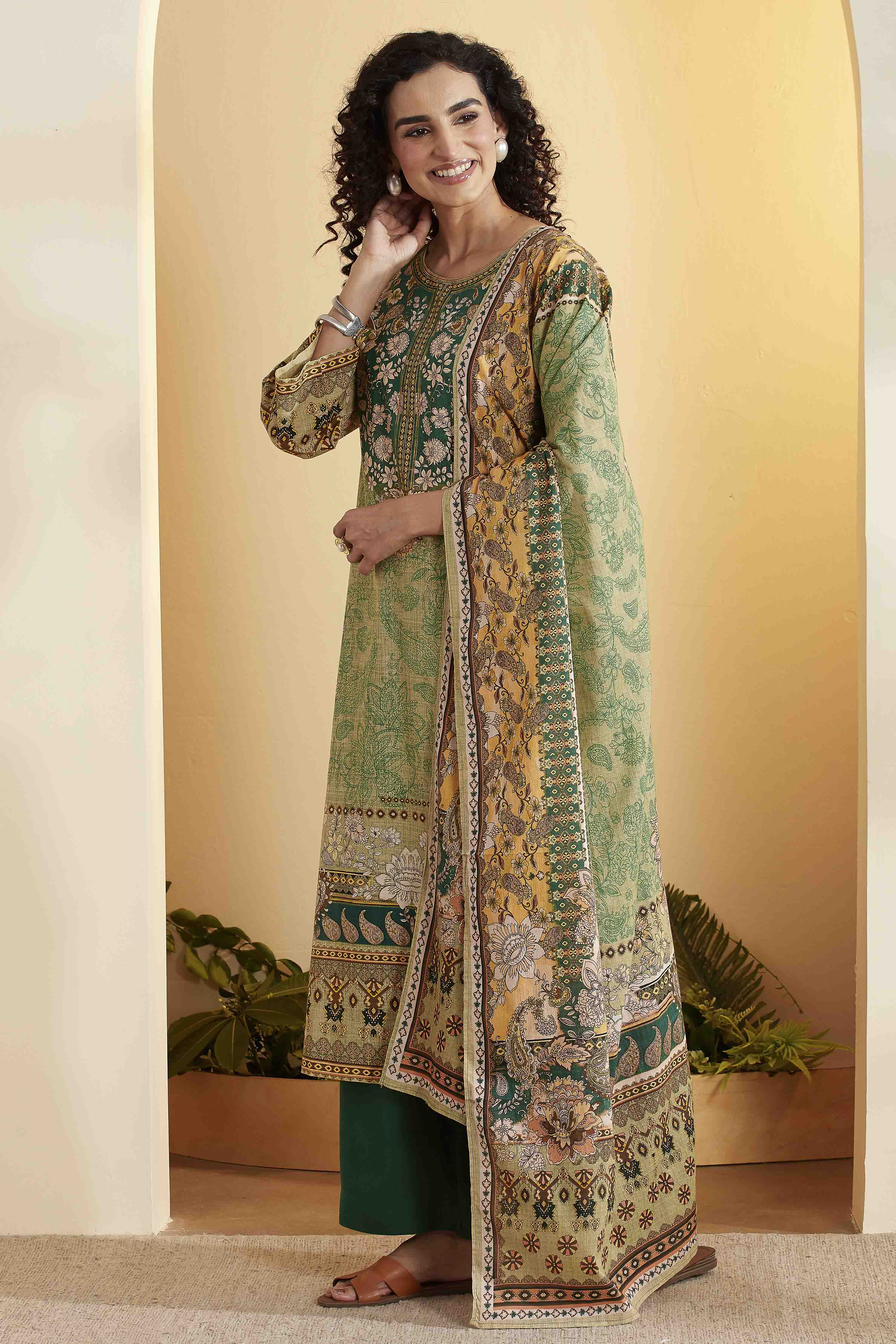 Green Cotton Printed Straight Kurta Set image number 3