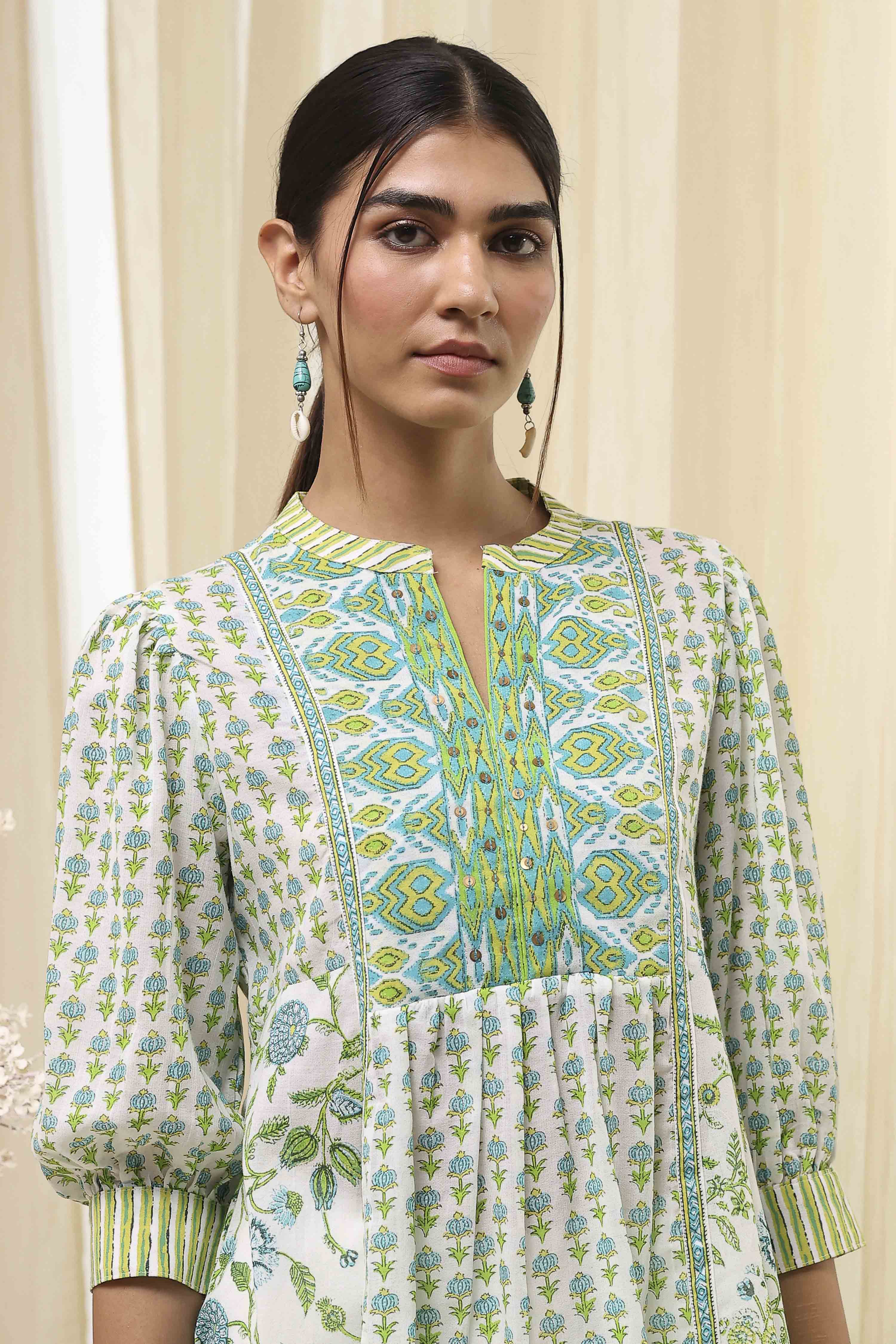 Green and White Pleated Short Kurta image number 1