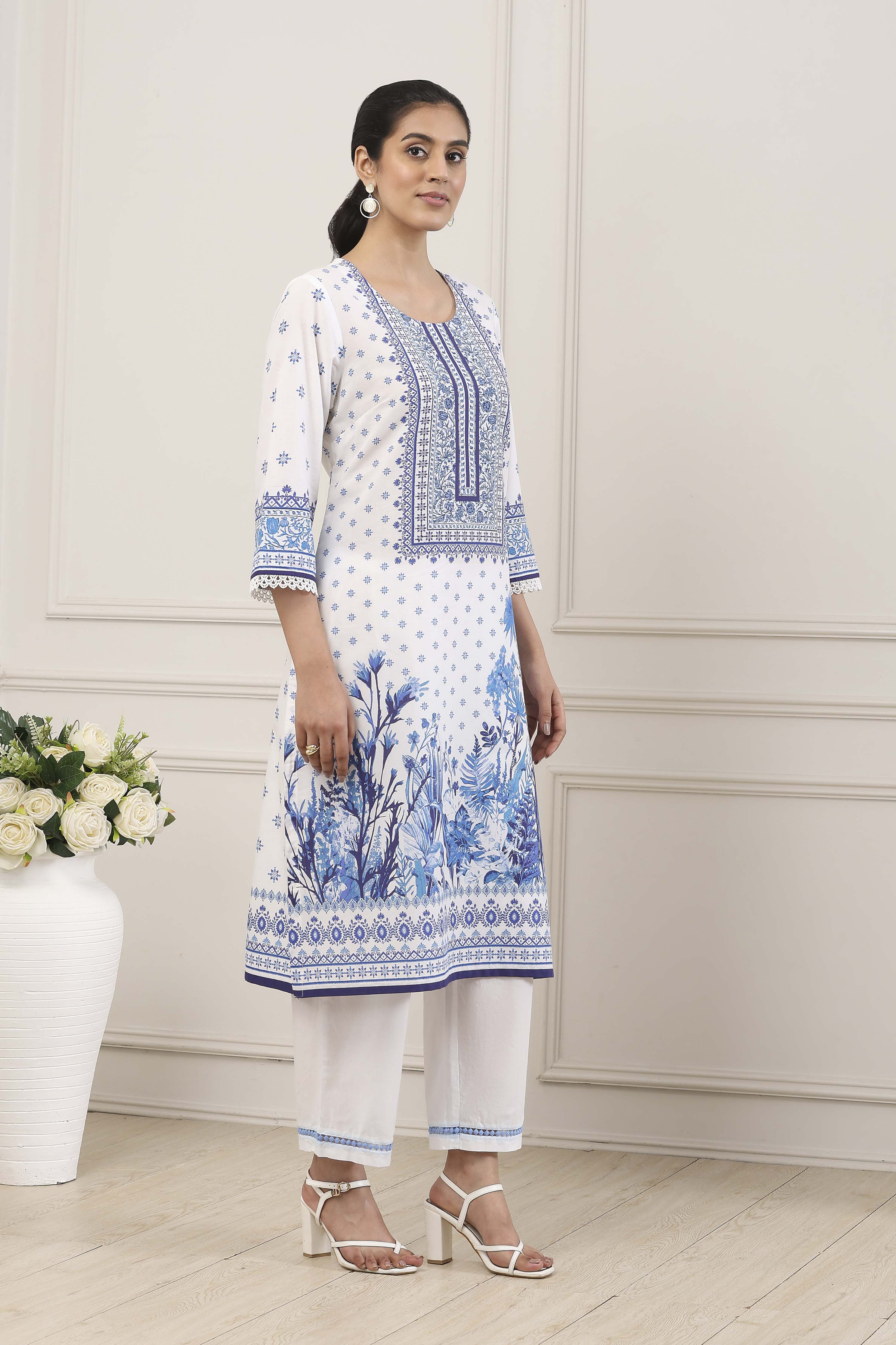 Blue Cotton Ethnic Motifs Printed Straight Kurta image number 4