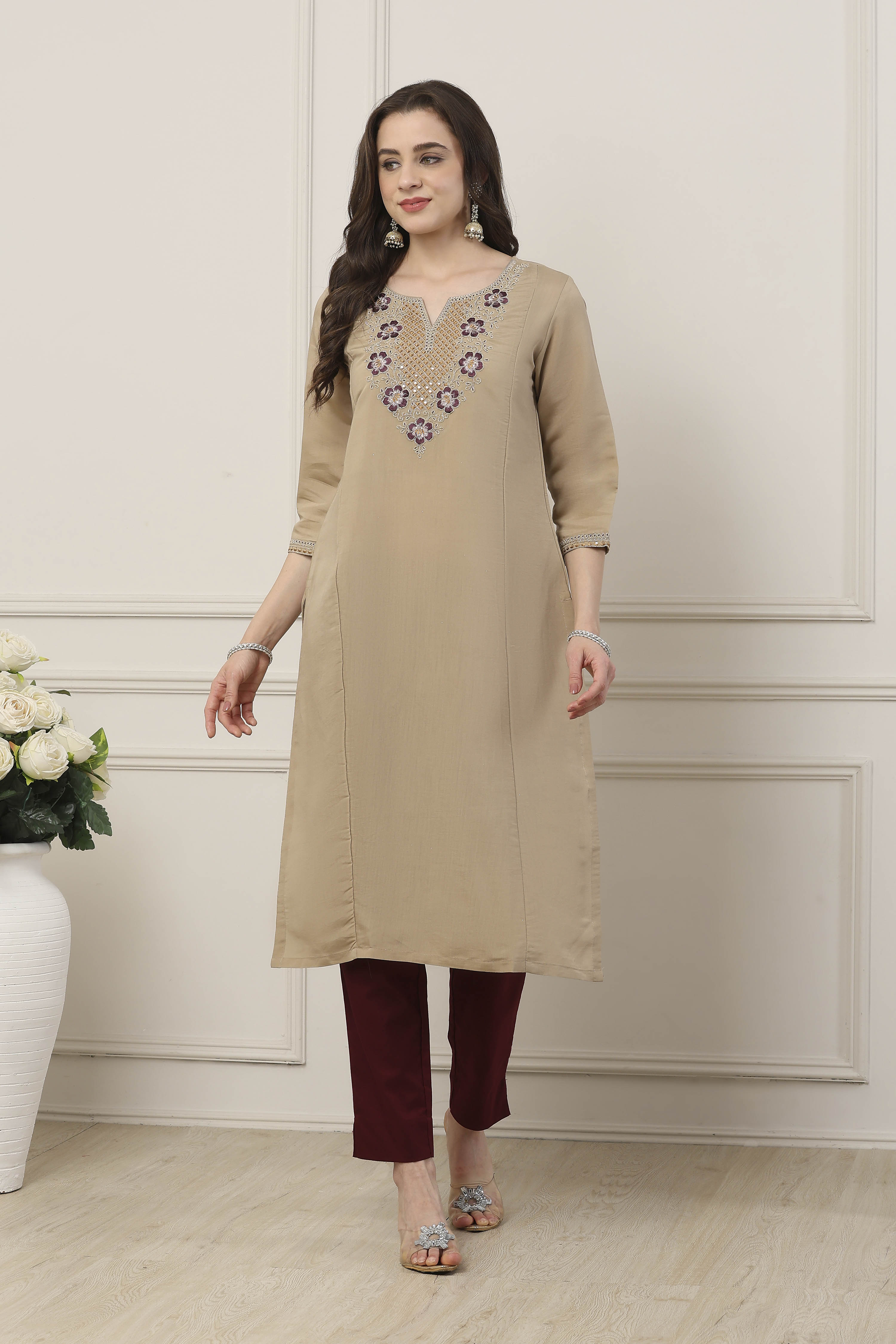 Beige Polyester Blend Straight Dyed Kurta image number 5