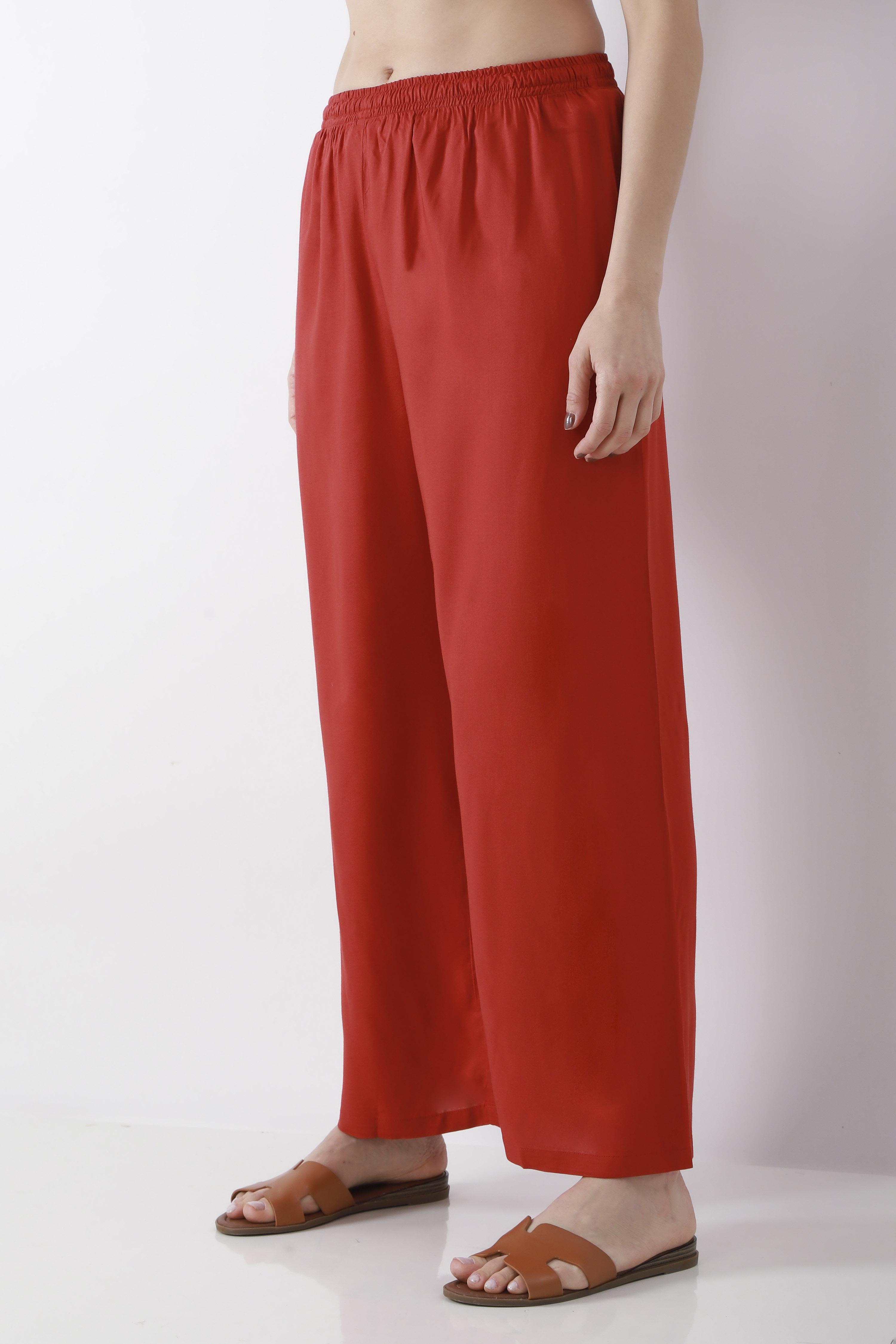 Green Solid Straight Palazzos image number 2