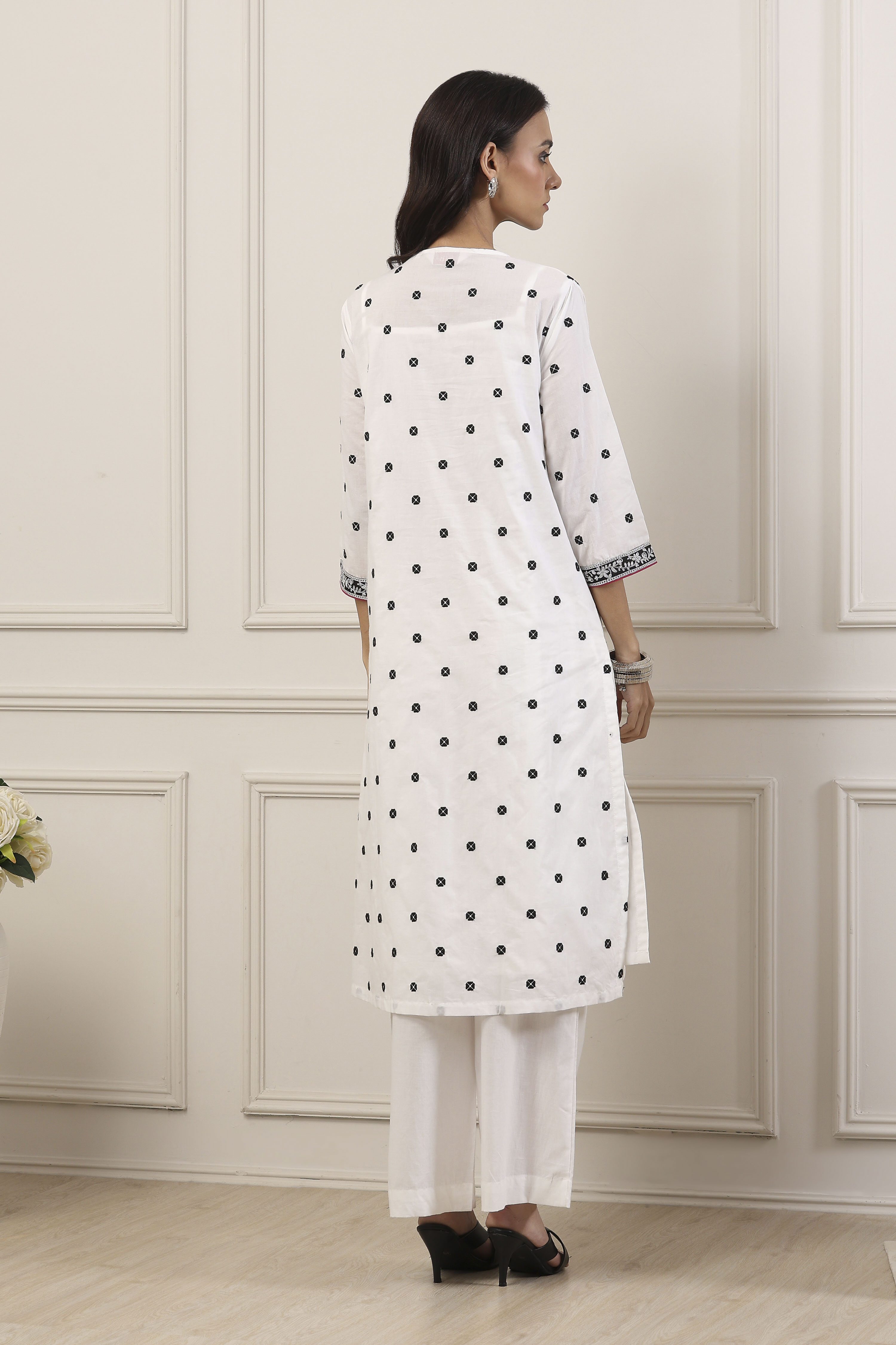 Black Cotton Straight Suit Set image number 3