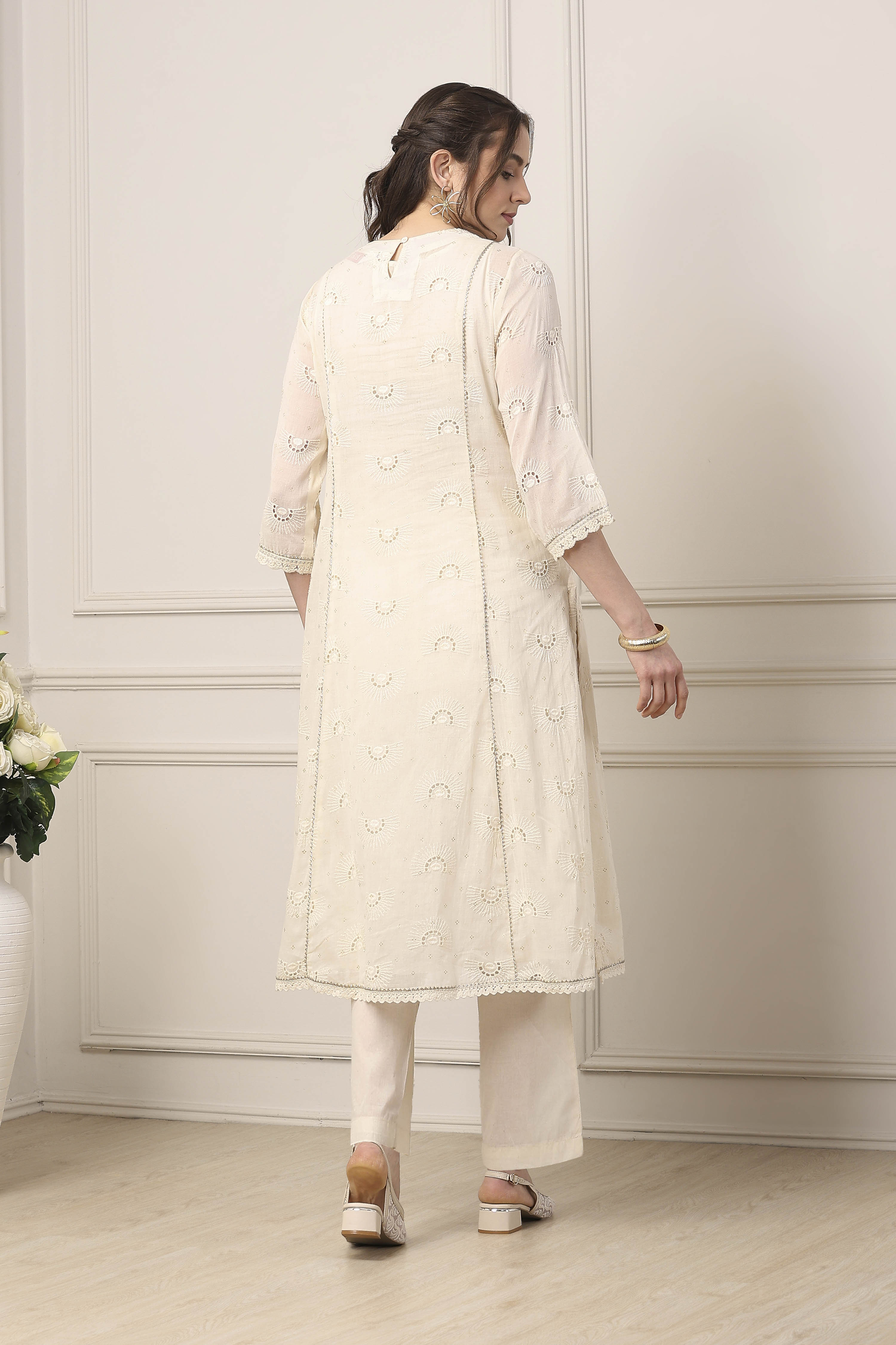 Ivory Cotton Yoke Embroidered A-Line Gathered Suit Set image number 4