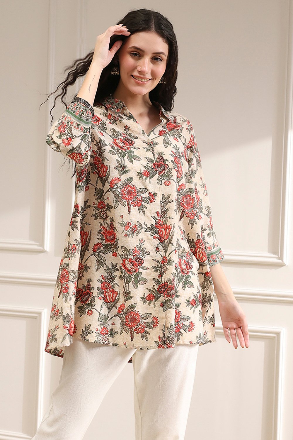 Off-White and Red Cotton A-Line Shirt image number 5