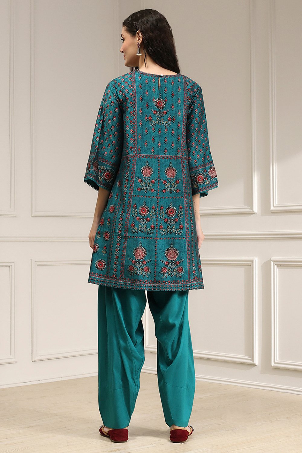 Brown Printed Straight Suit Set image number 4