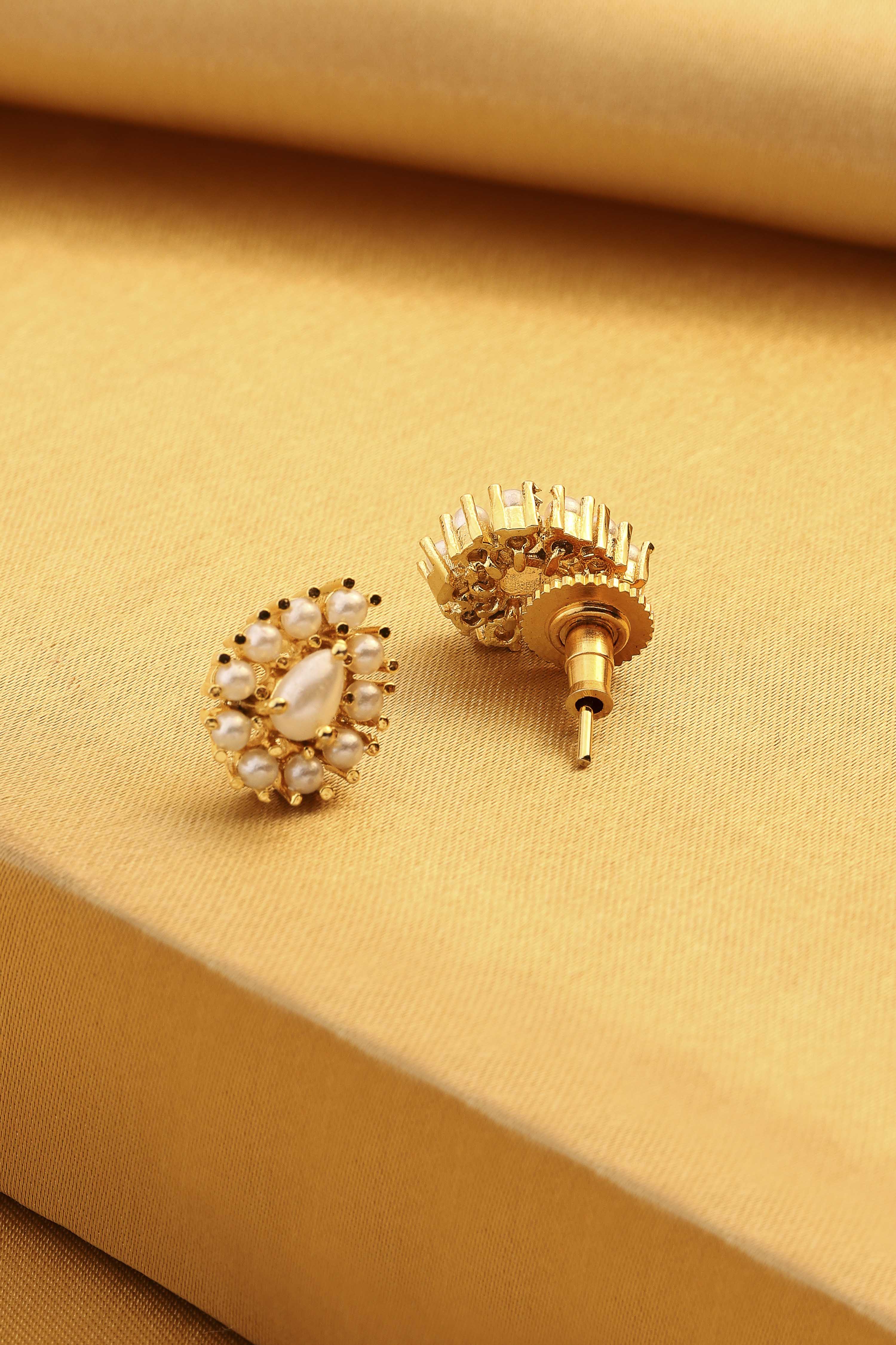 Pearl Brass Gold-Plated Cluster Stud Earrings image number 2