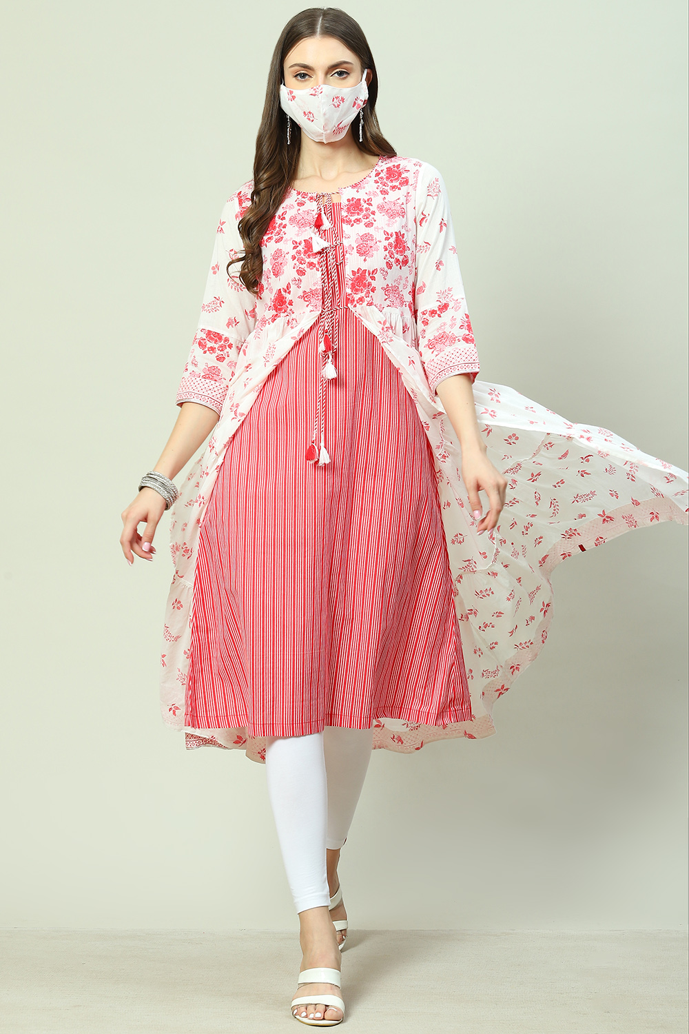 Blue Cotton Tiered Kurta image number 4