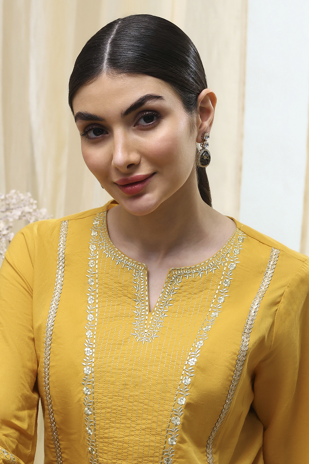 Black Brass Drop & Danglers image number 3