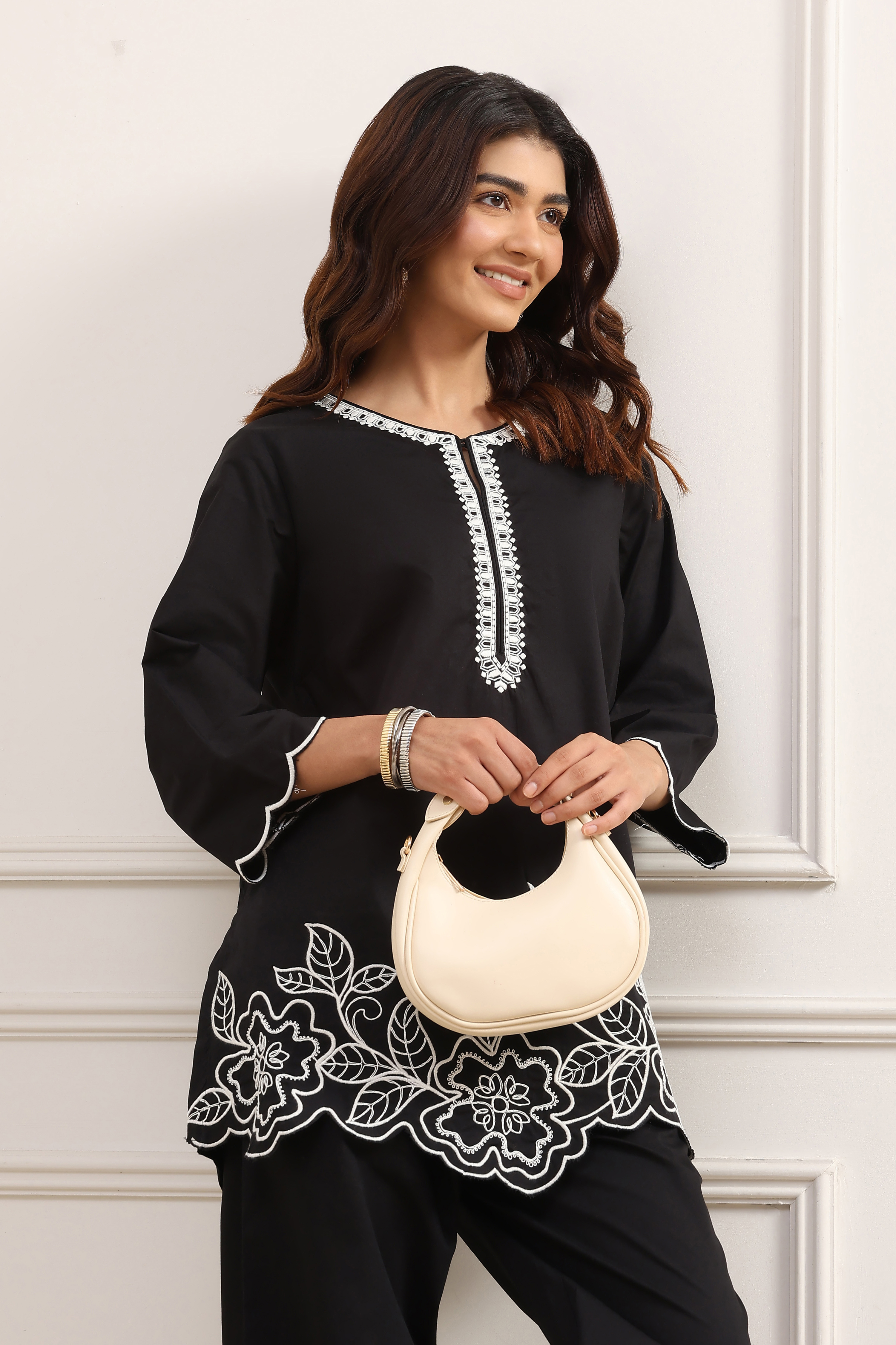 Black Cotton Floral Embroidered Straight Kurta Set image number 7