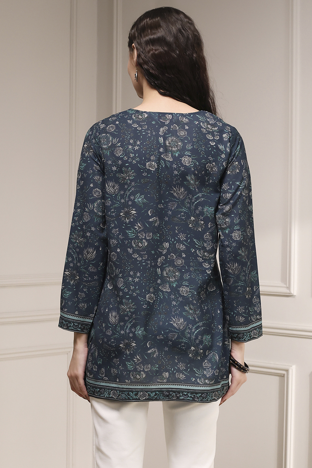 Indigo Polyester Straight Printed Short Kurta image number 3