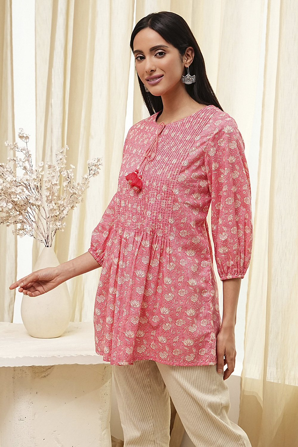 Coral Cotton Pleated Short Kurta image number 2