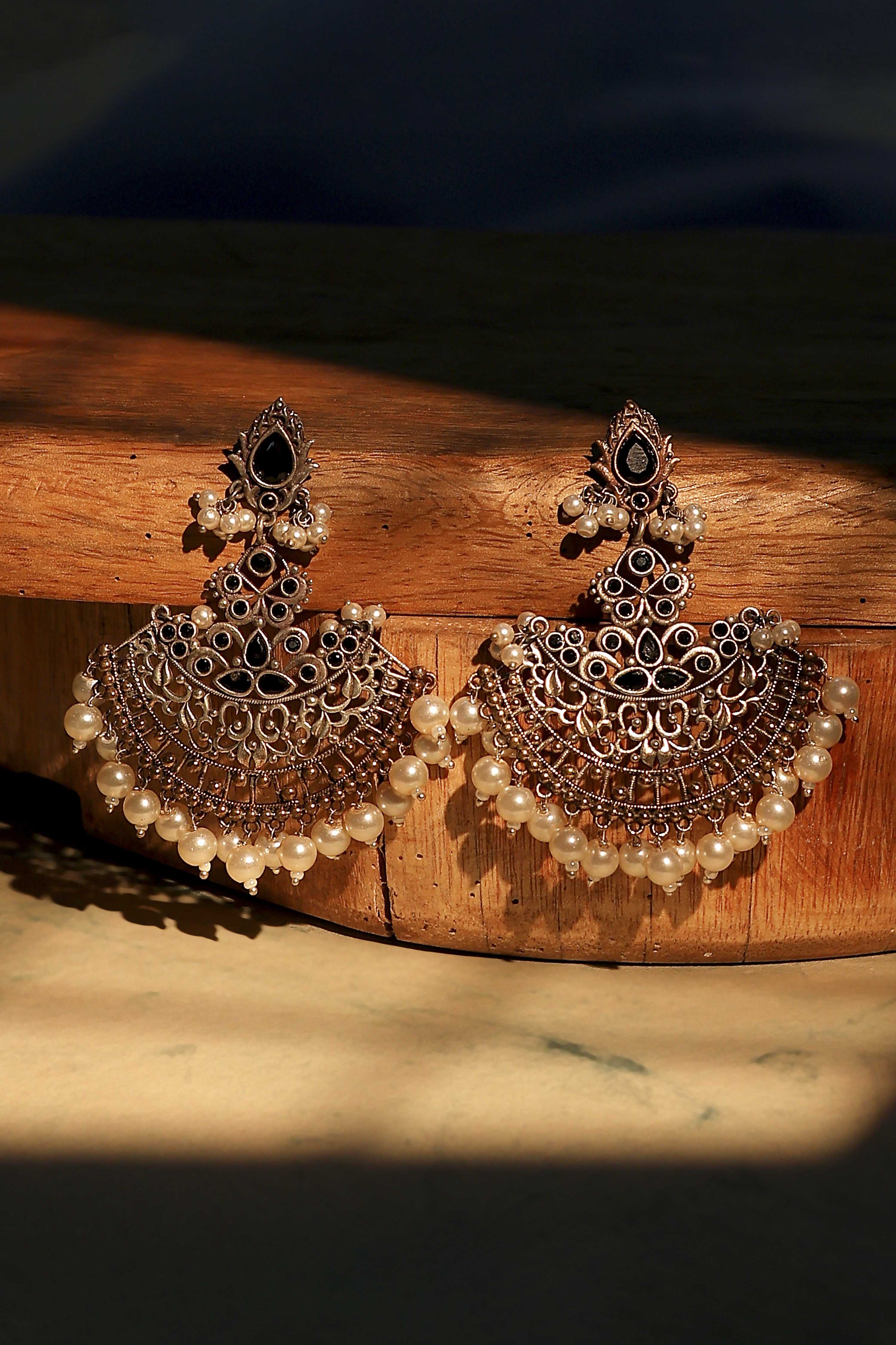 Oxid Gold Brass Chaandbali image number 0