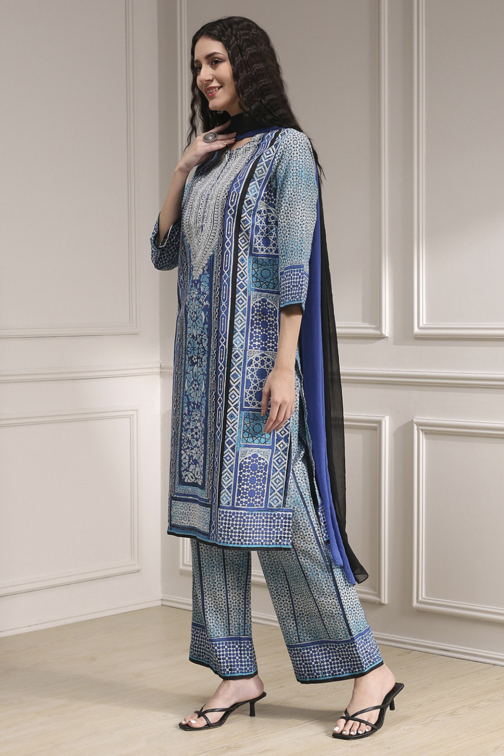 Brown Cotton Printed Straight Suit Set image number 3