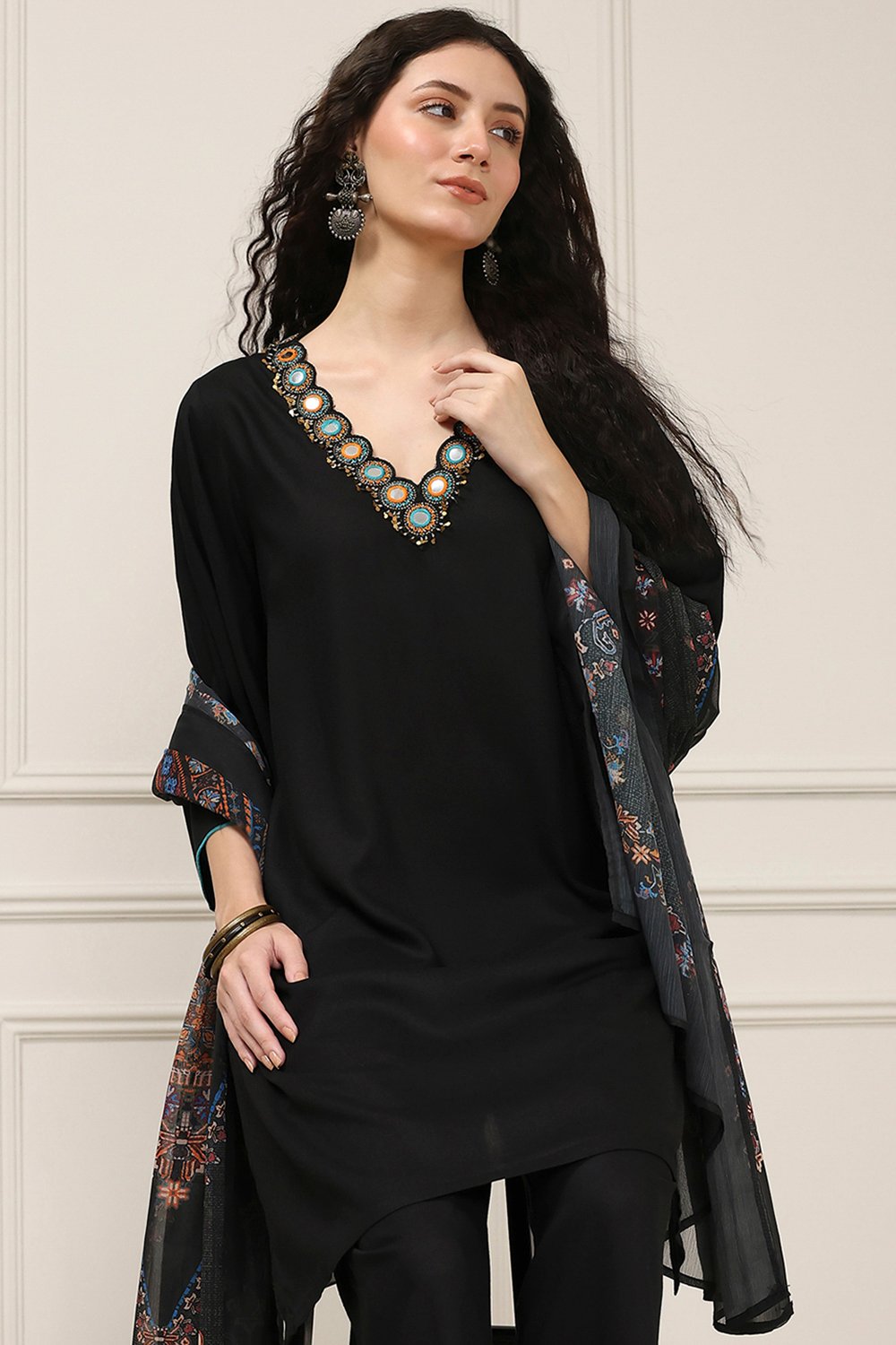 Black Viscose Rayon Relaxed Solid Suit Set image number 6