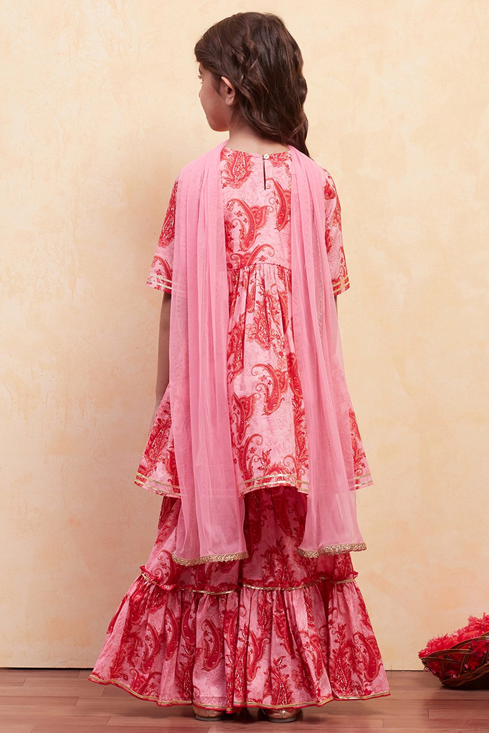Pink Cotton Gathered Suit Set image number 4