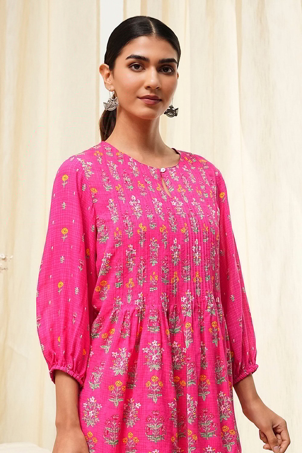 Pink Straight Printed Short Kurta image number 1