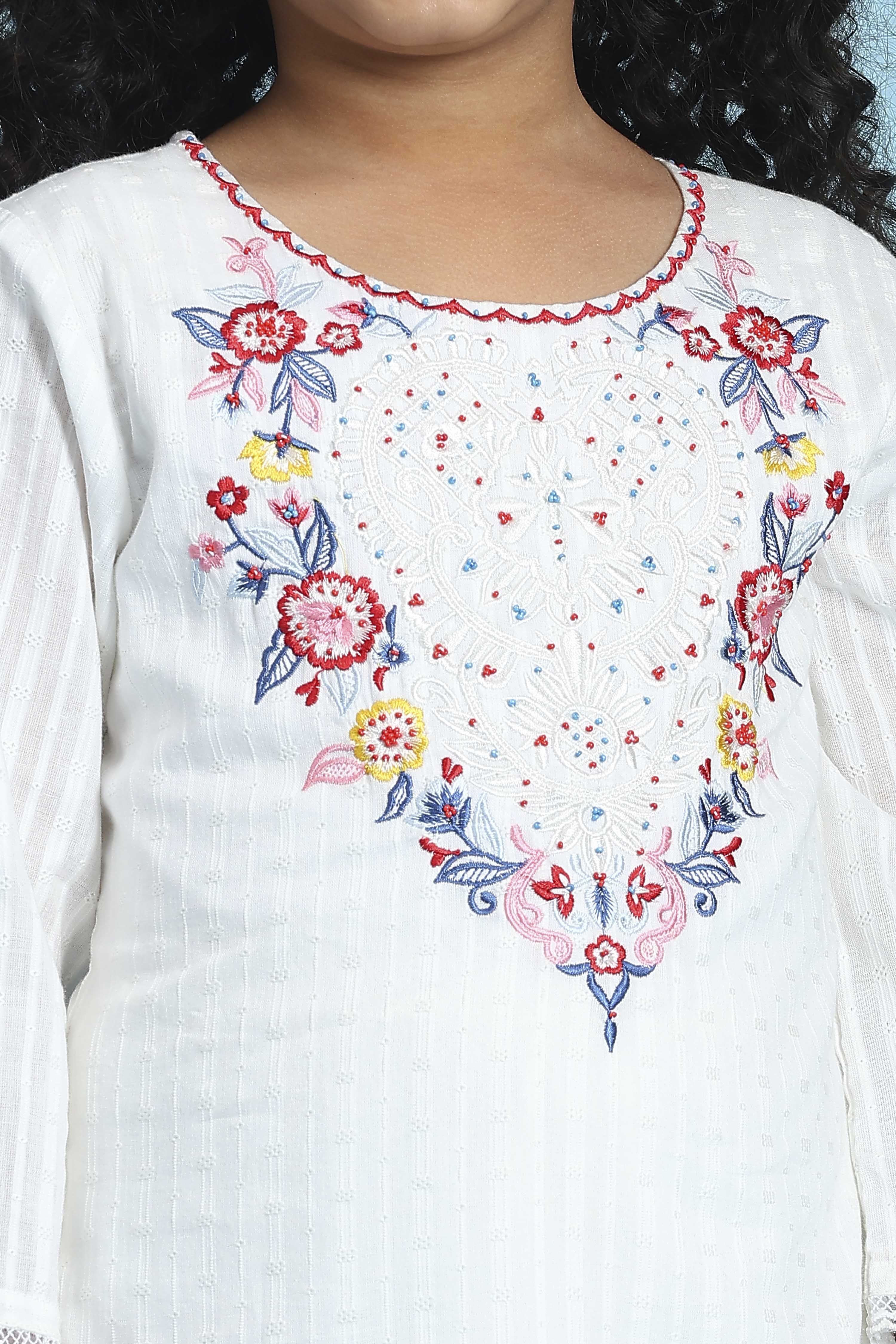 White Cotton Solid Straight Suit Set image number 1