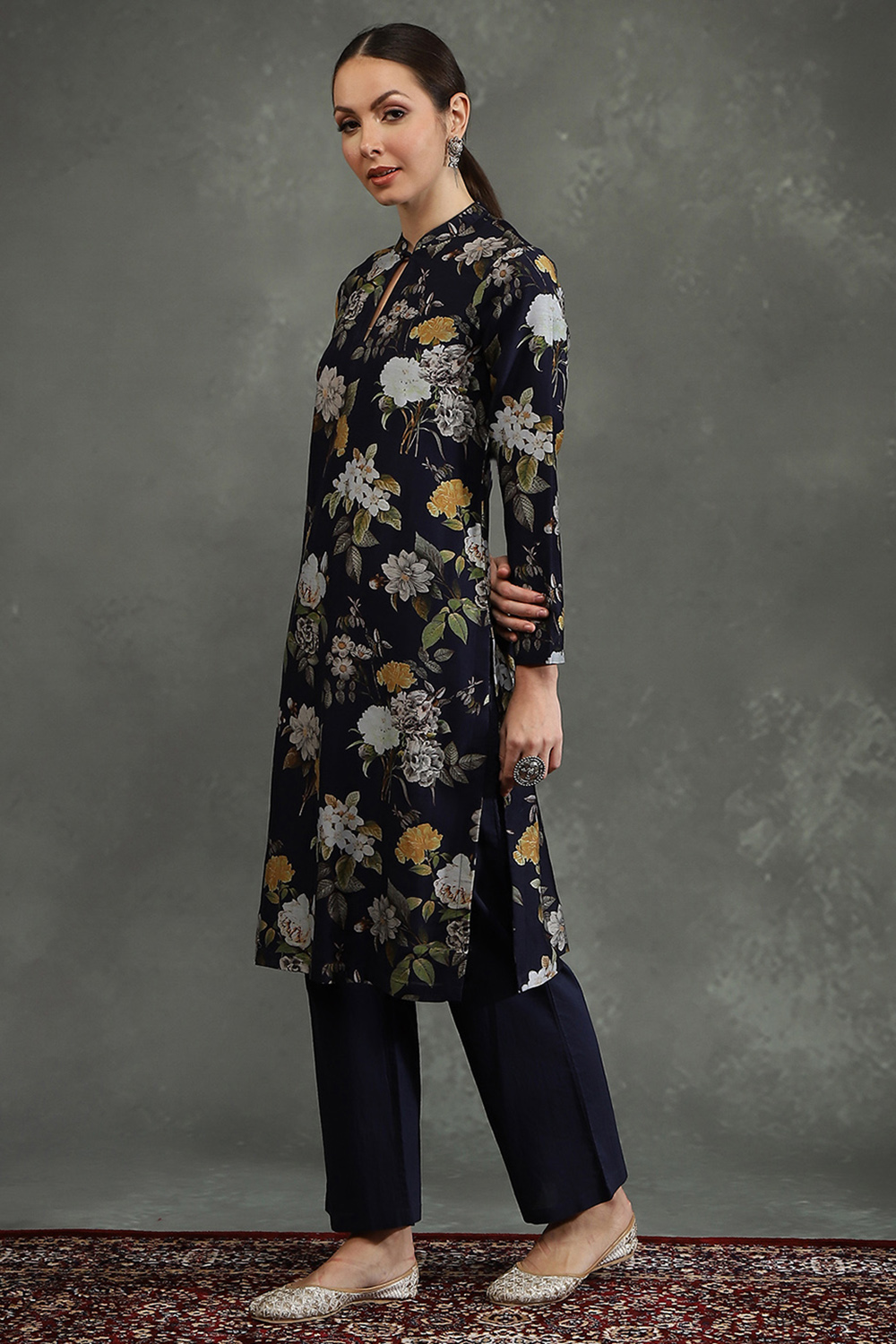 Indigo Silk Chanderi Floral Printed Straight Kurta Set image number 3