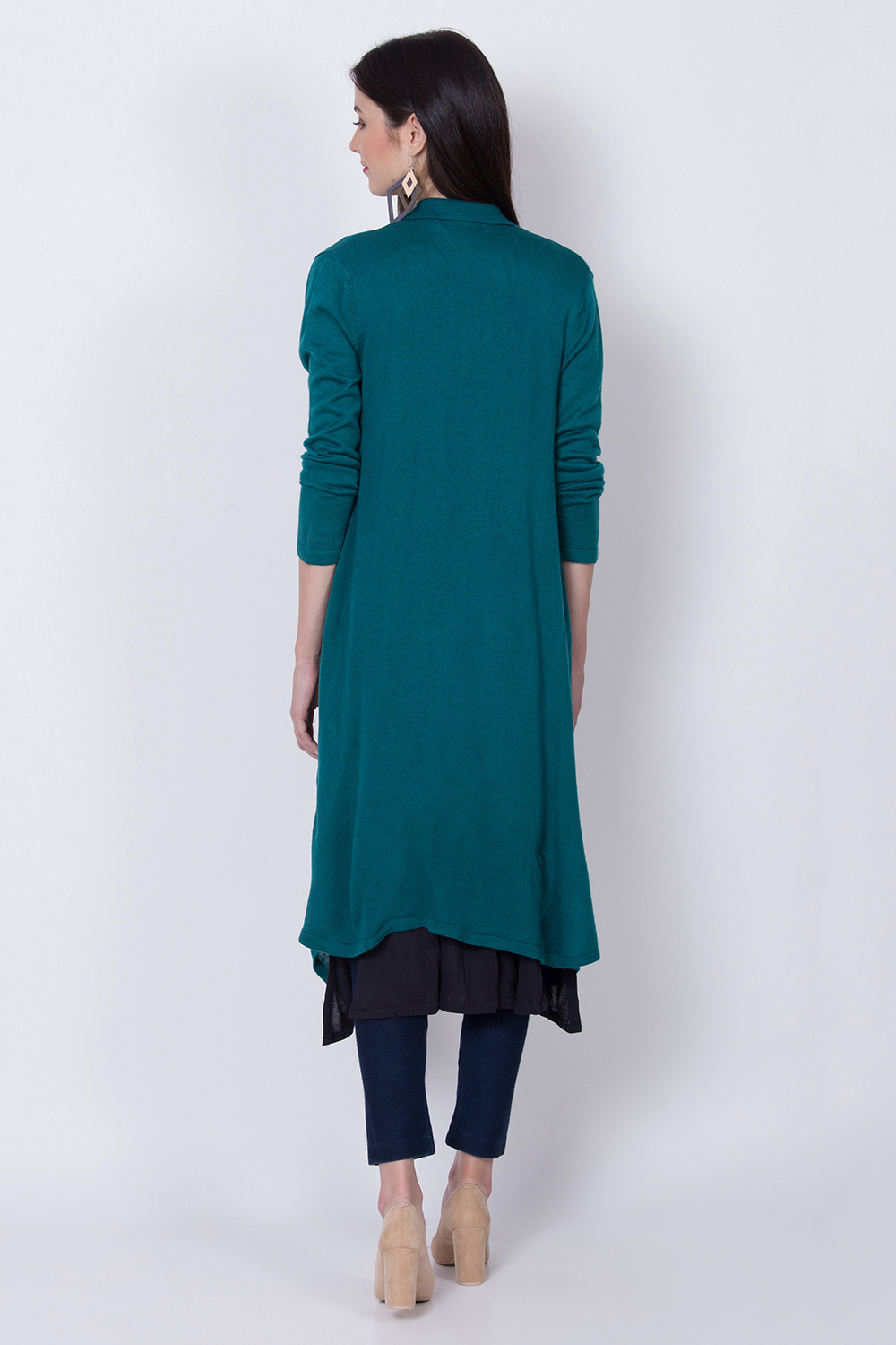 Cream Woolen Front Open Solid Shrug image number 4