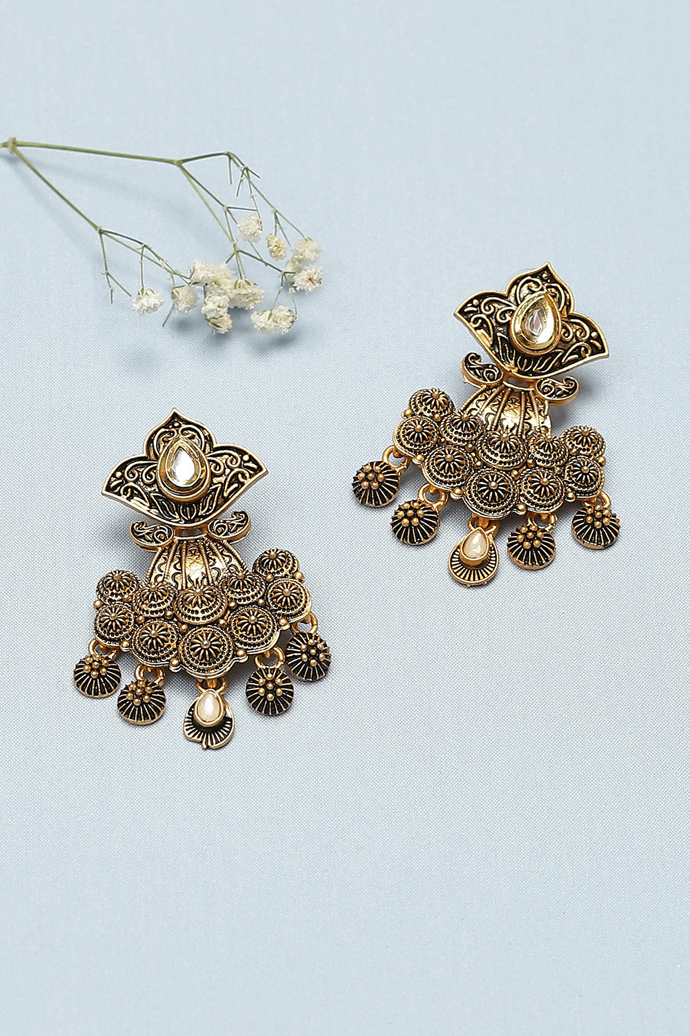 Gold Alloy Earrings image number 3